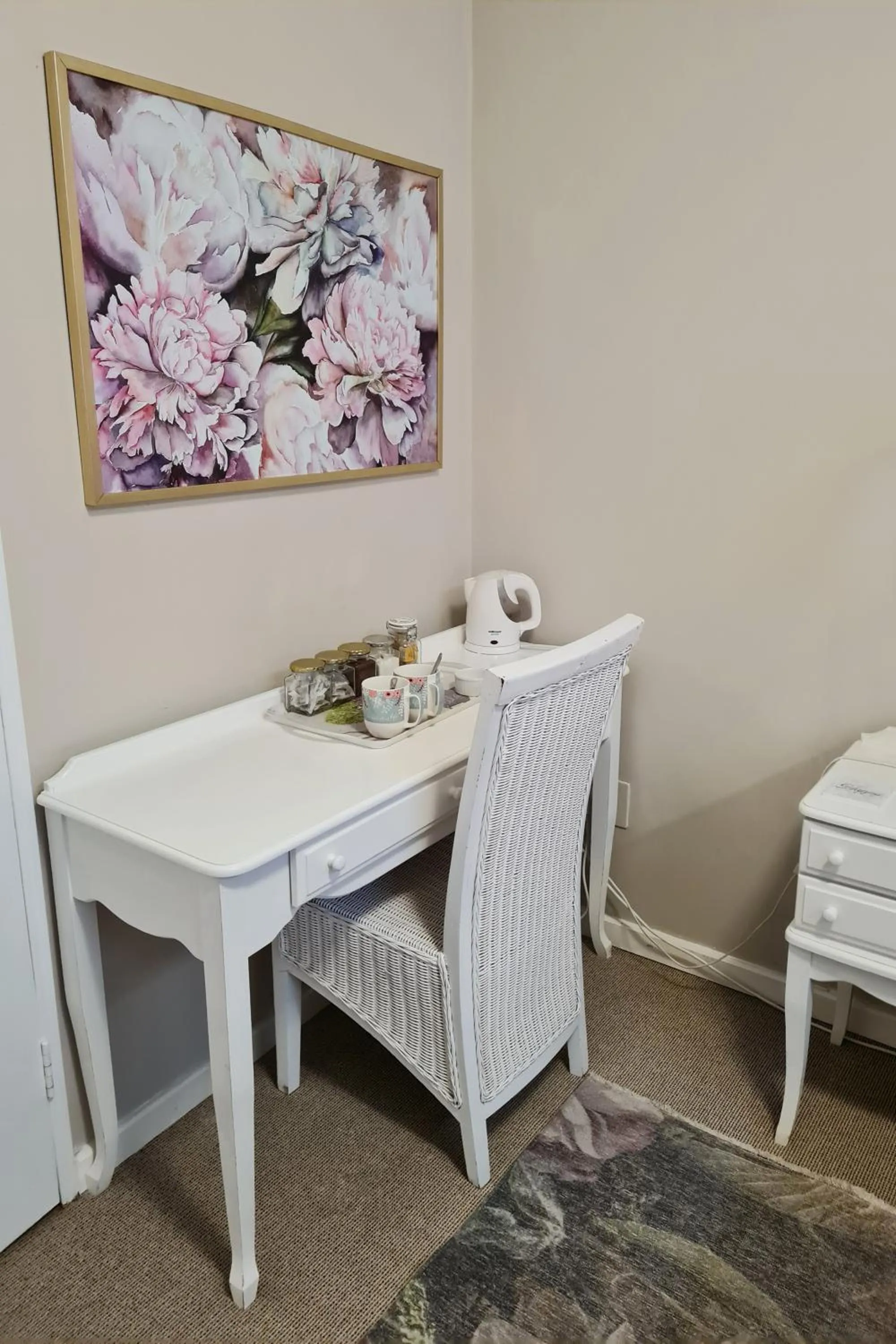 Coffee/tea facilities in Cherry Berry Lodge