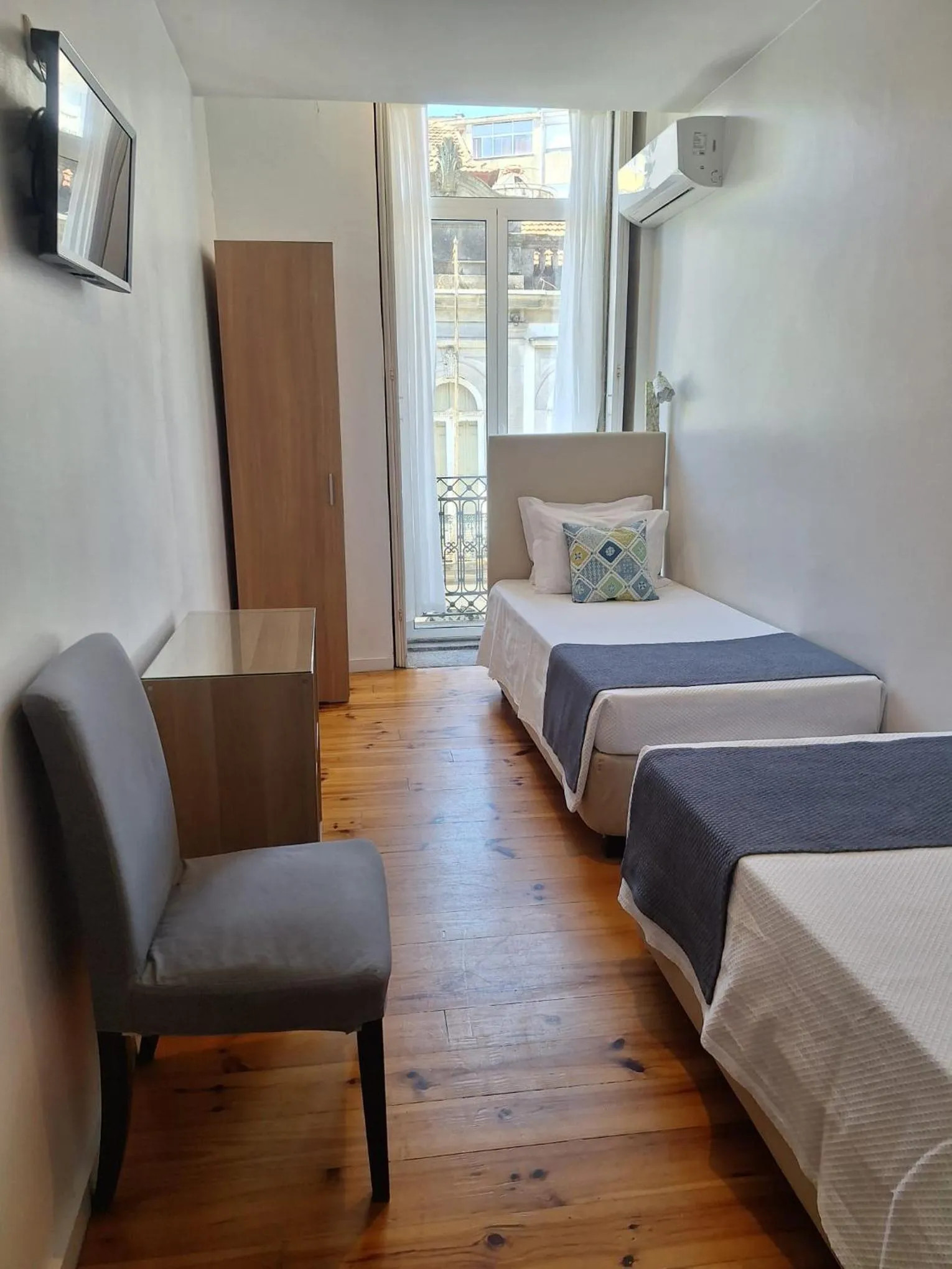 Twin Room in Dear Porto By Hosty