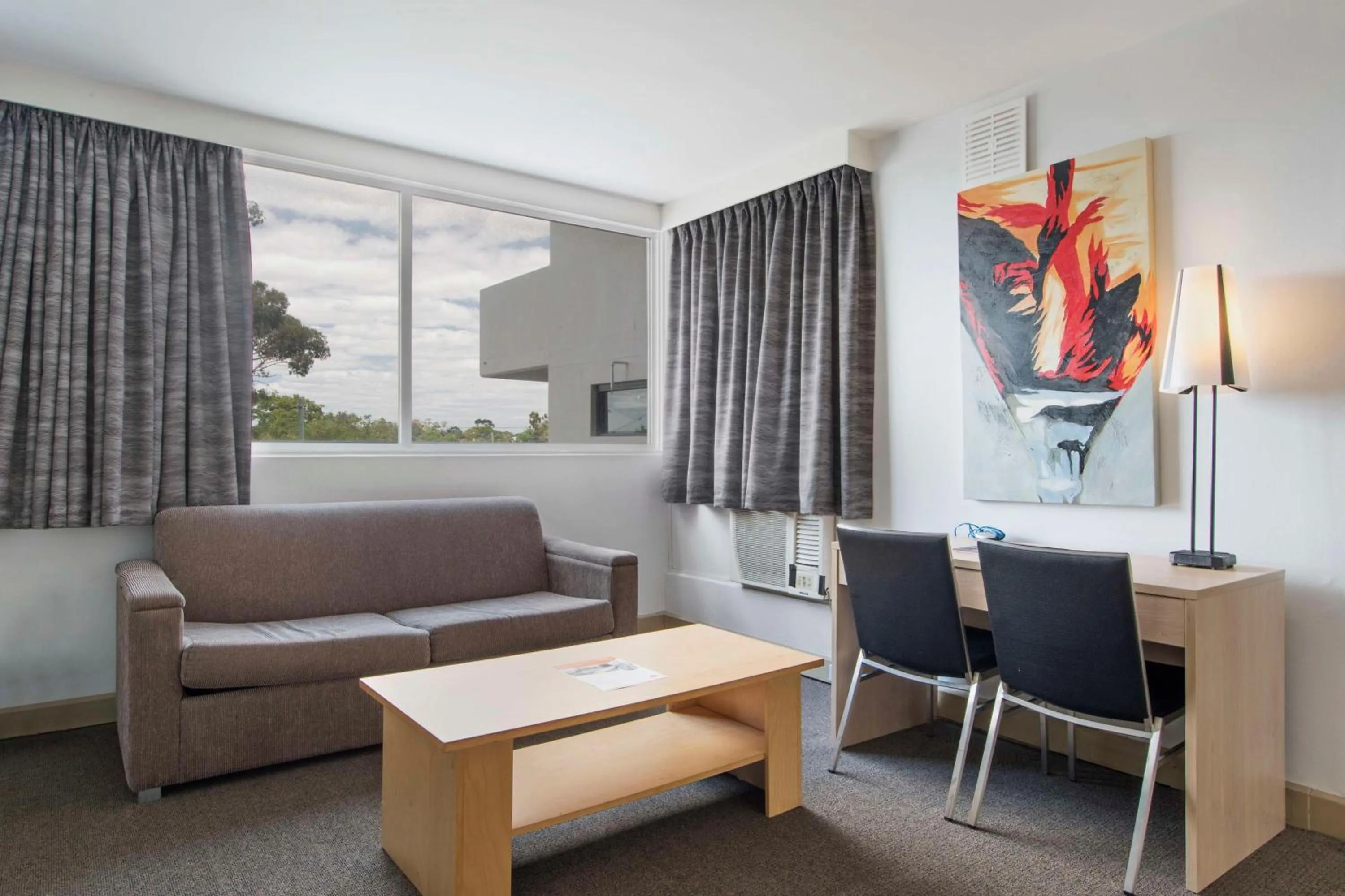 Living room in Metro Hotel Perth