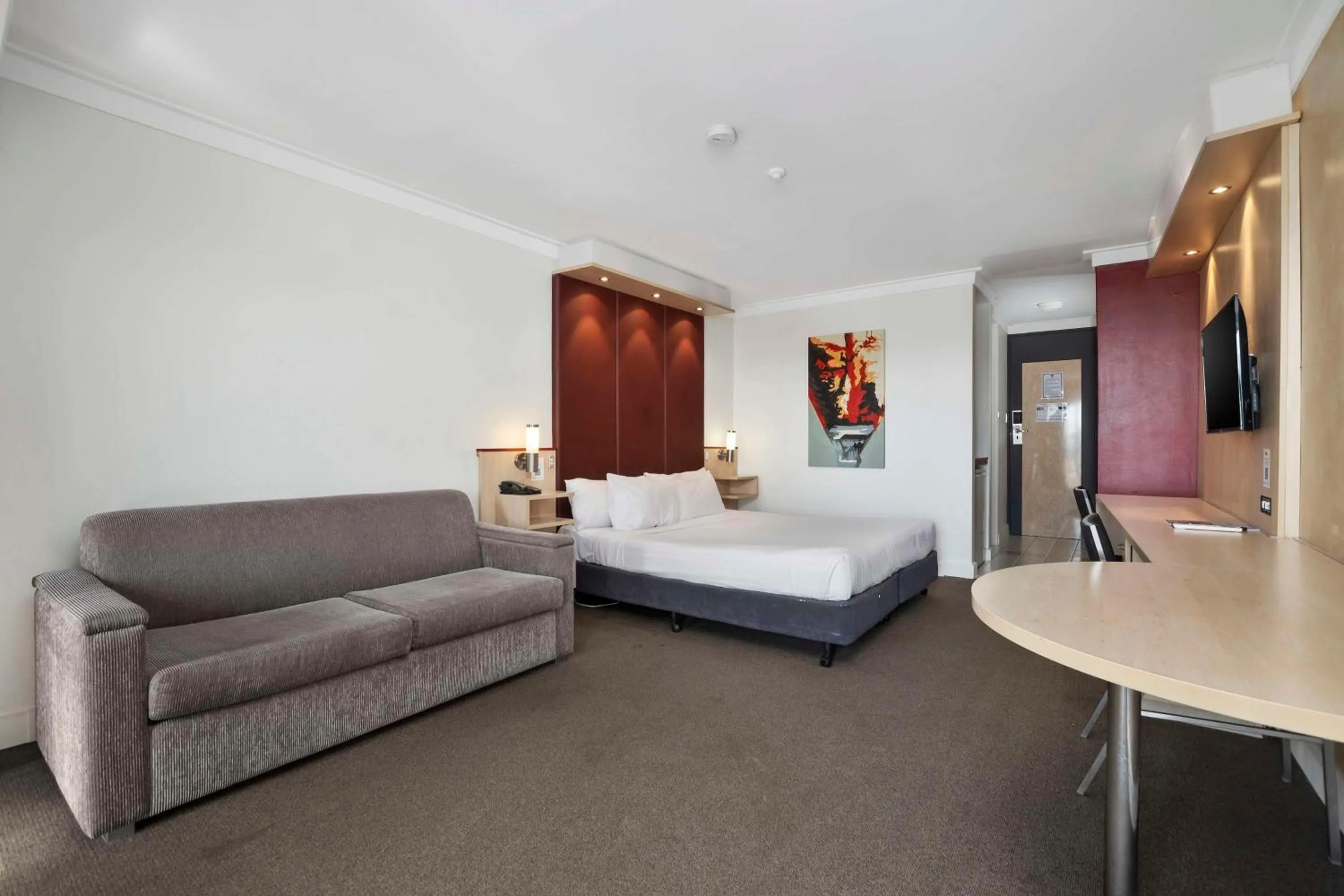 Photo of the whole room, Bed in Metro Hotel Perth
