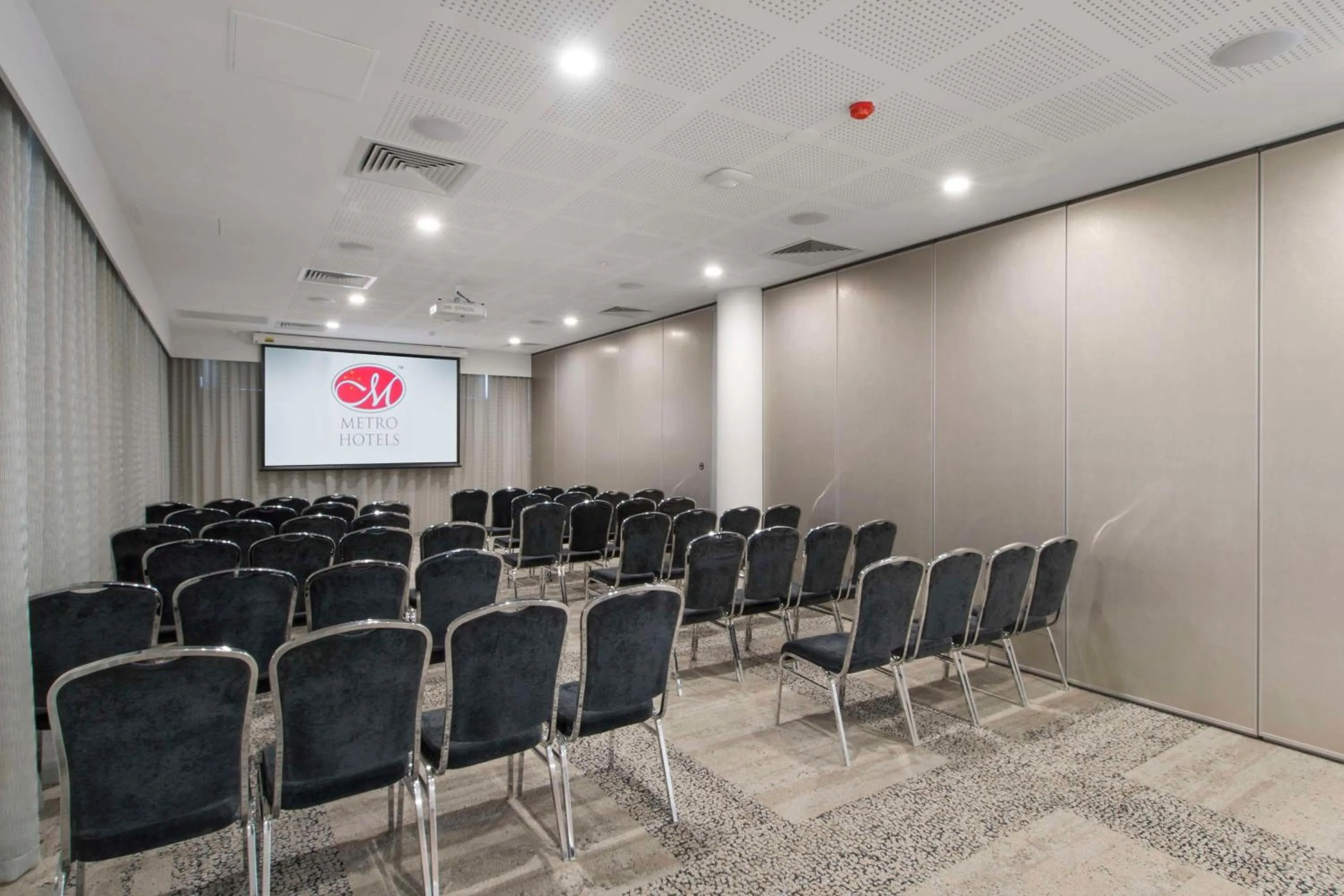 Meeting/conference room in Metro Hotel Perth