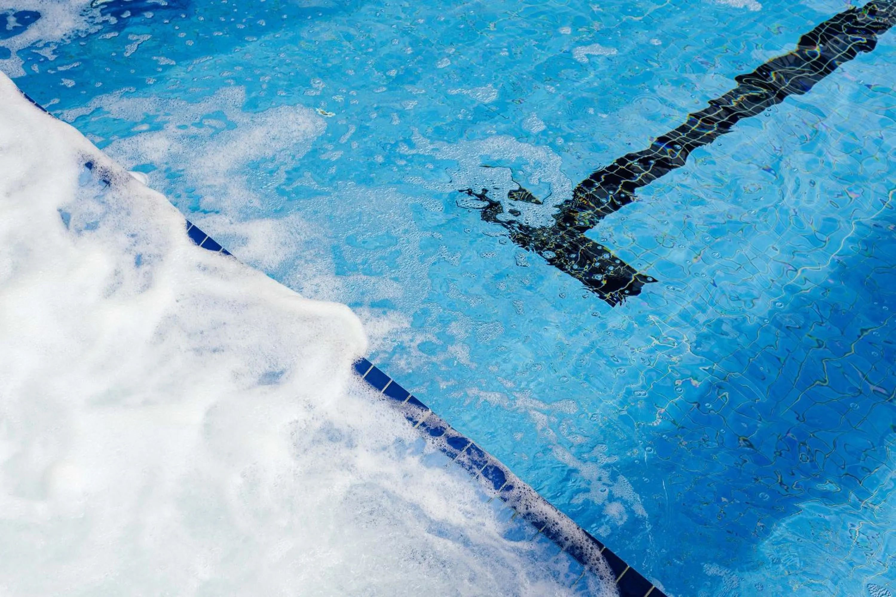 Swimming pool in Mantra Lorne