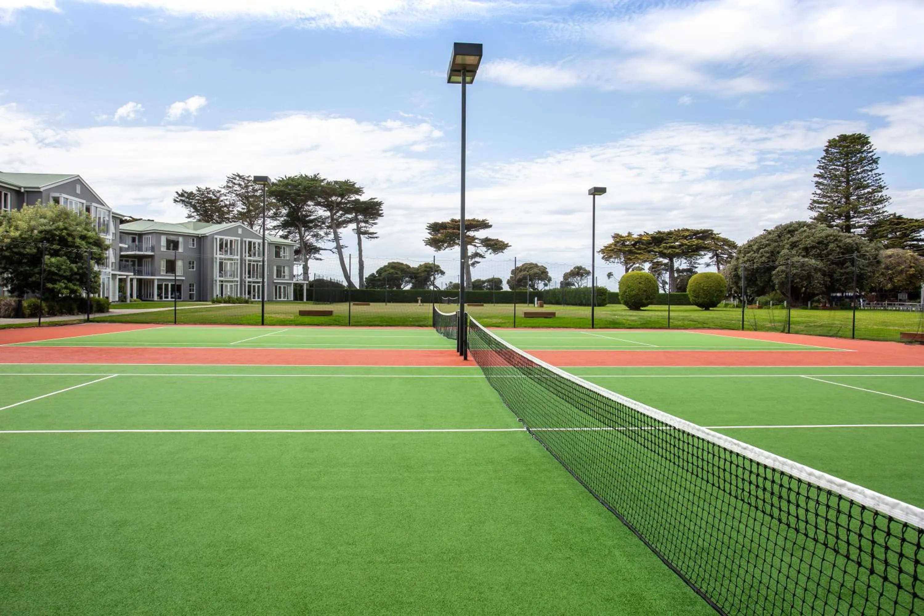 Tennis court in Mantra Lorne