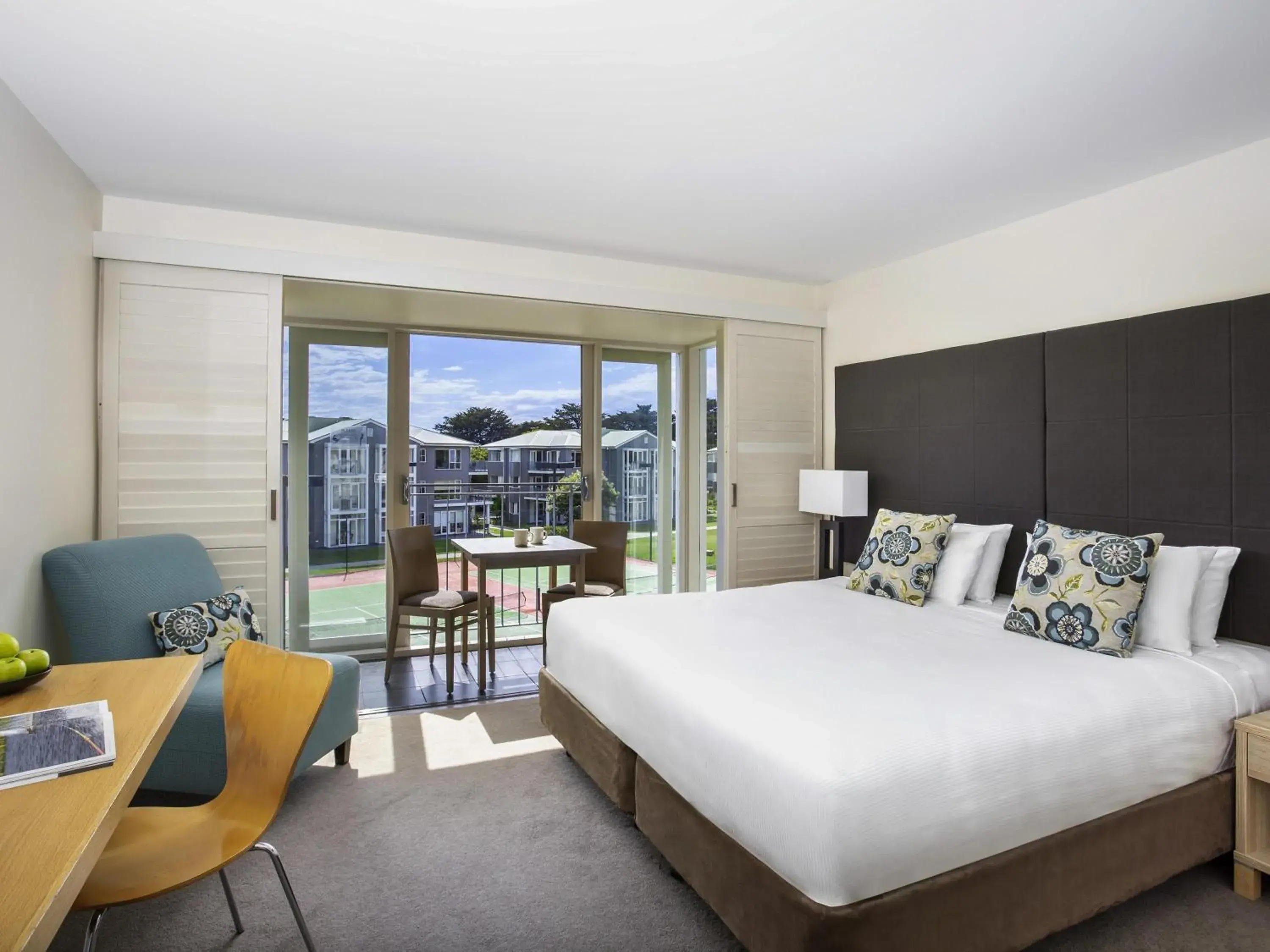 Resort Room with Garden View in Mantra Lorne Resort Room with Garden View in Mantra Lorne