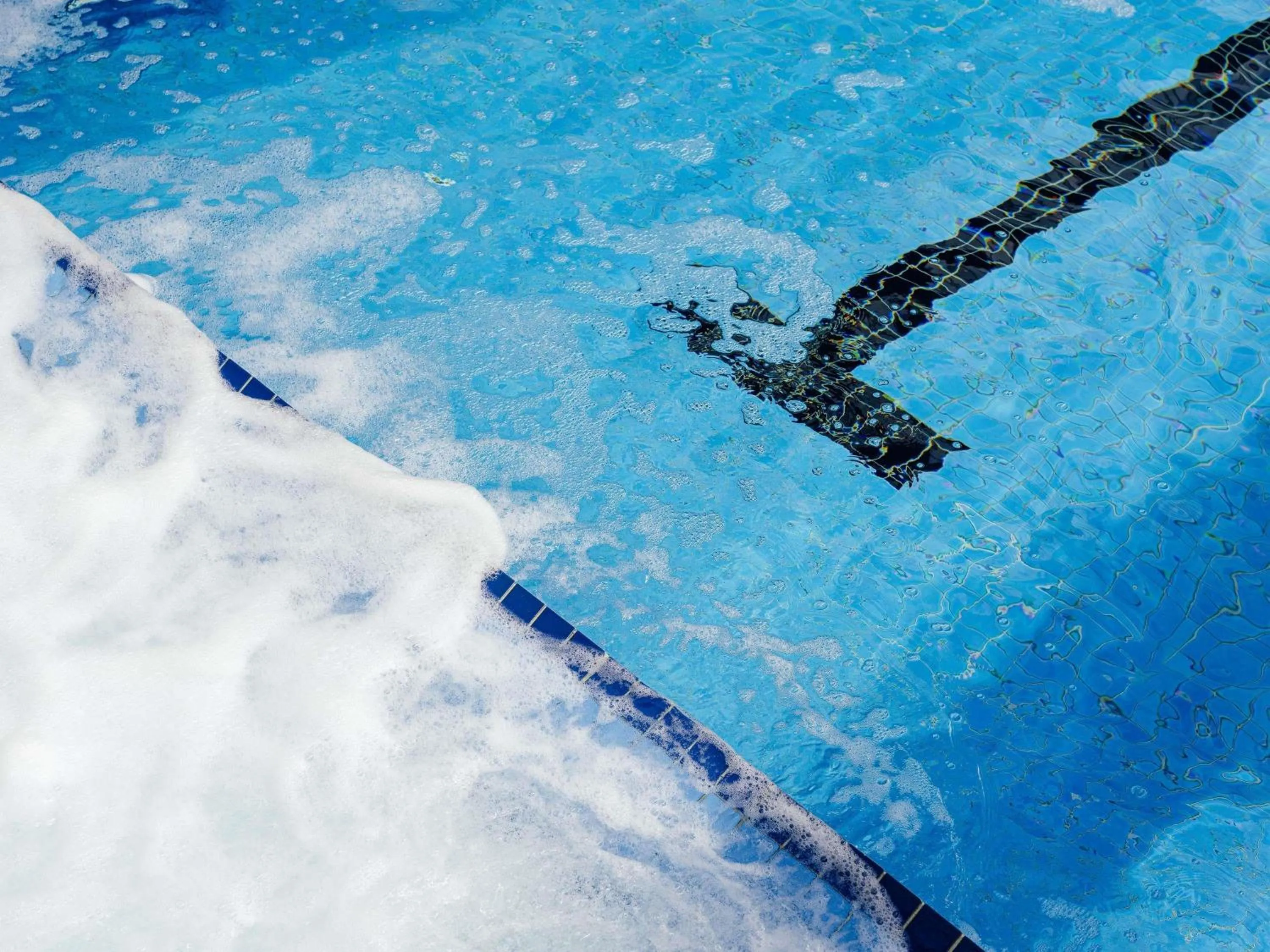 Pool view in Mantra Lorne