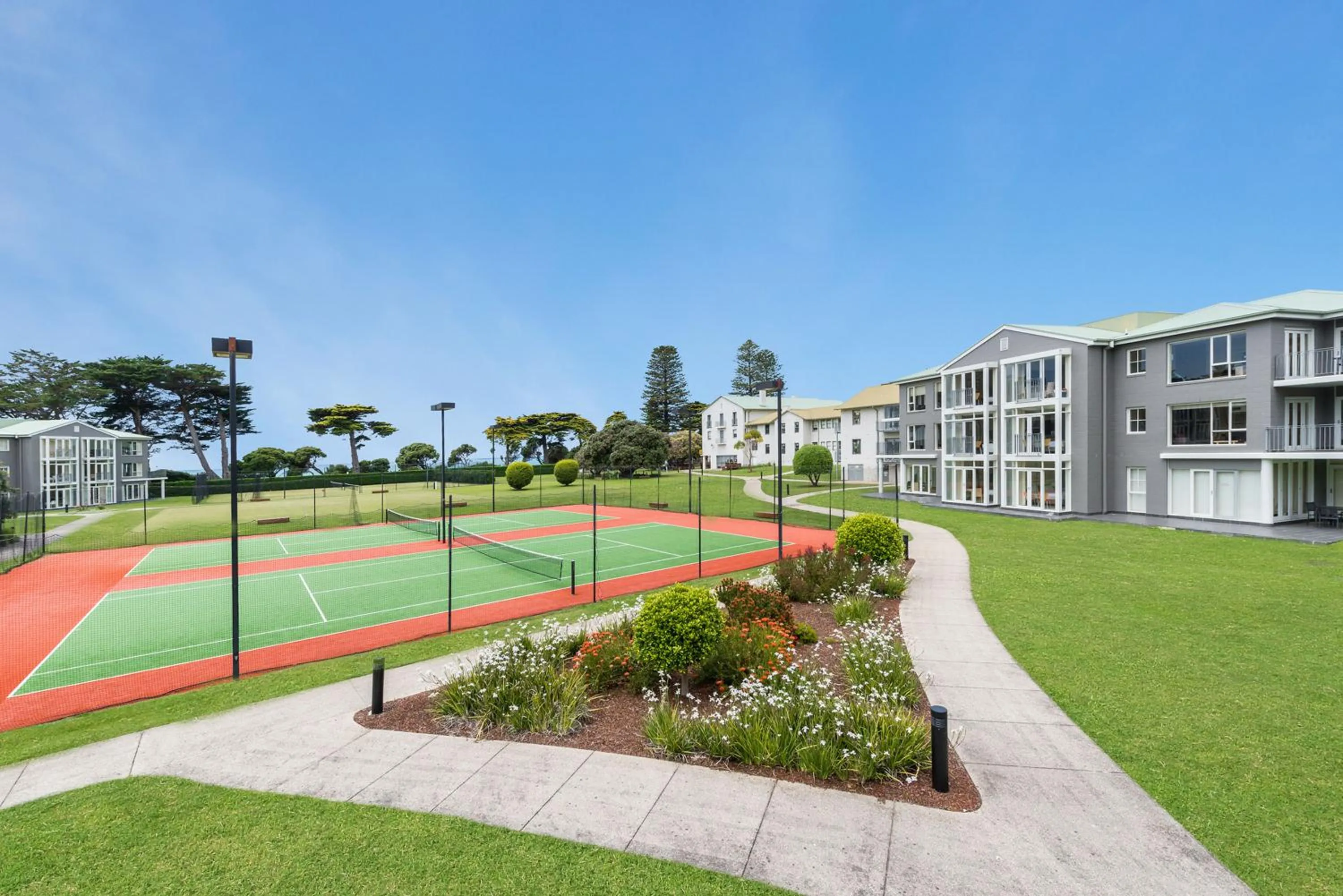Tennis court in Mantra Lorne