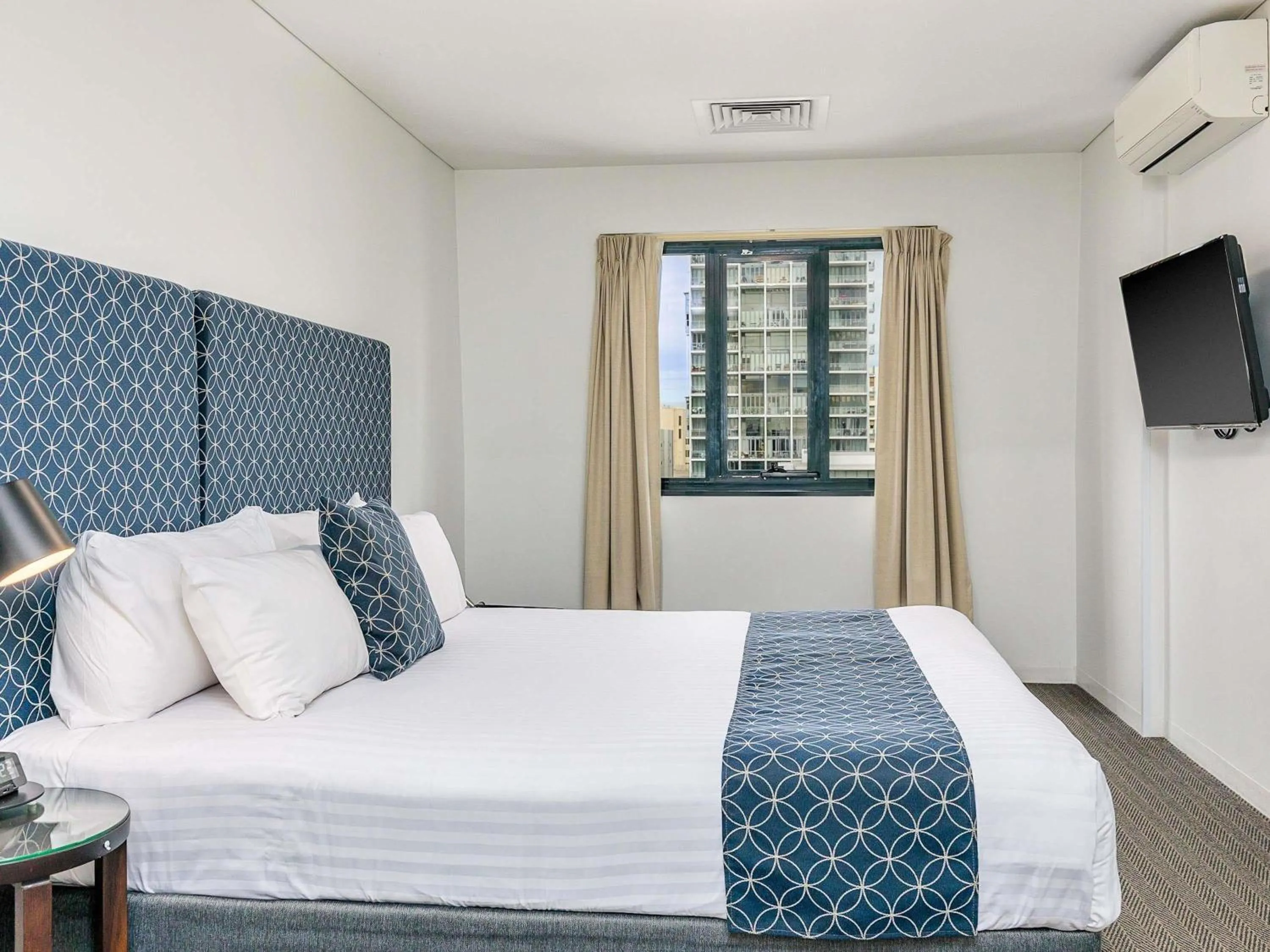 Bedroom, Bed in Mantra on Hay Perth