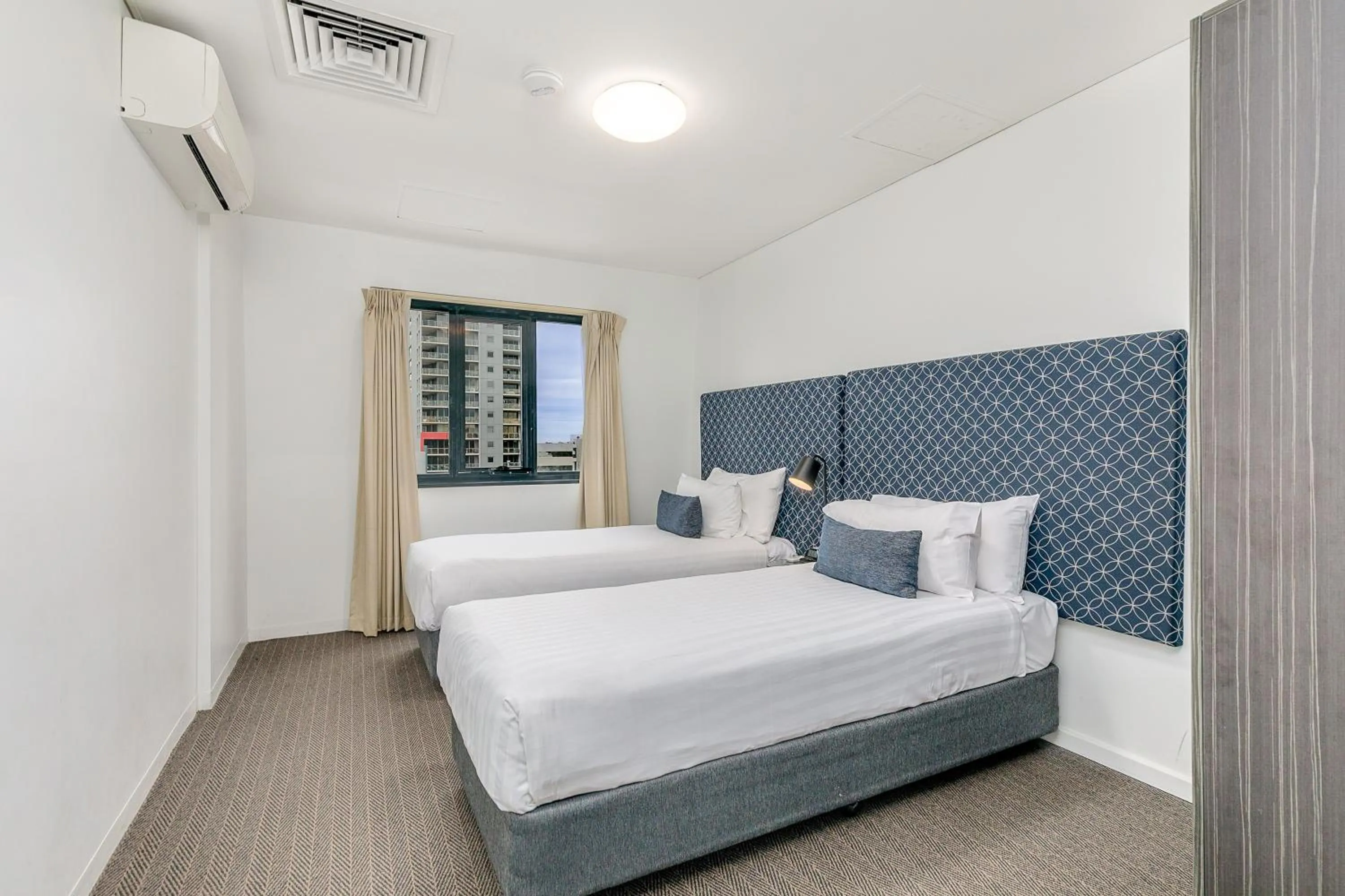 Bedroom, Bed in Mantra on Hay Perth