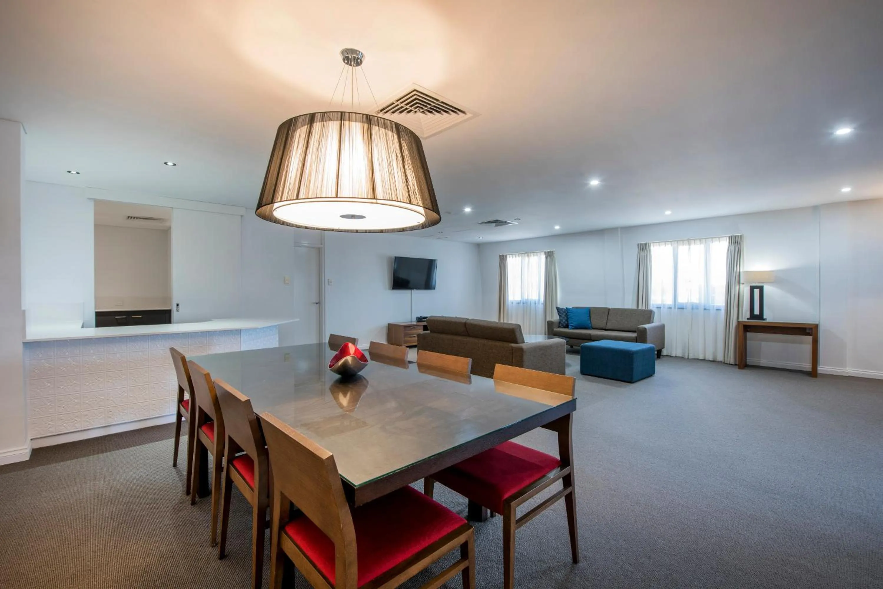 Dining area in Mantra on Hay Perth