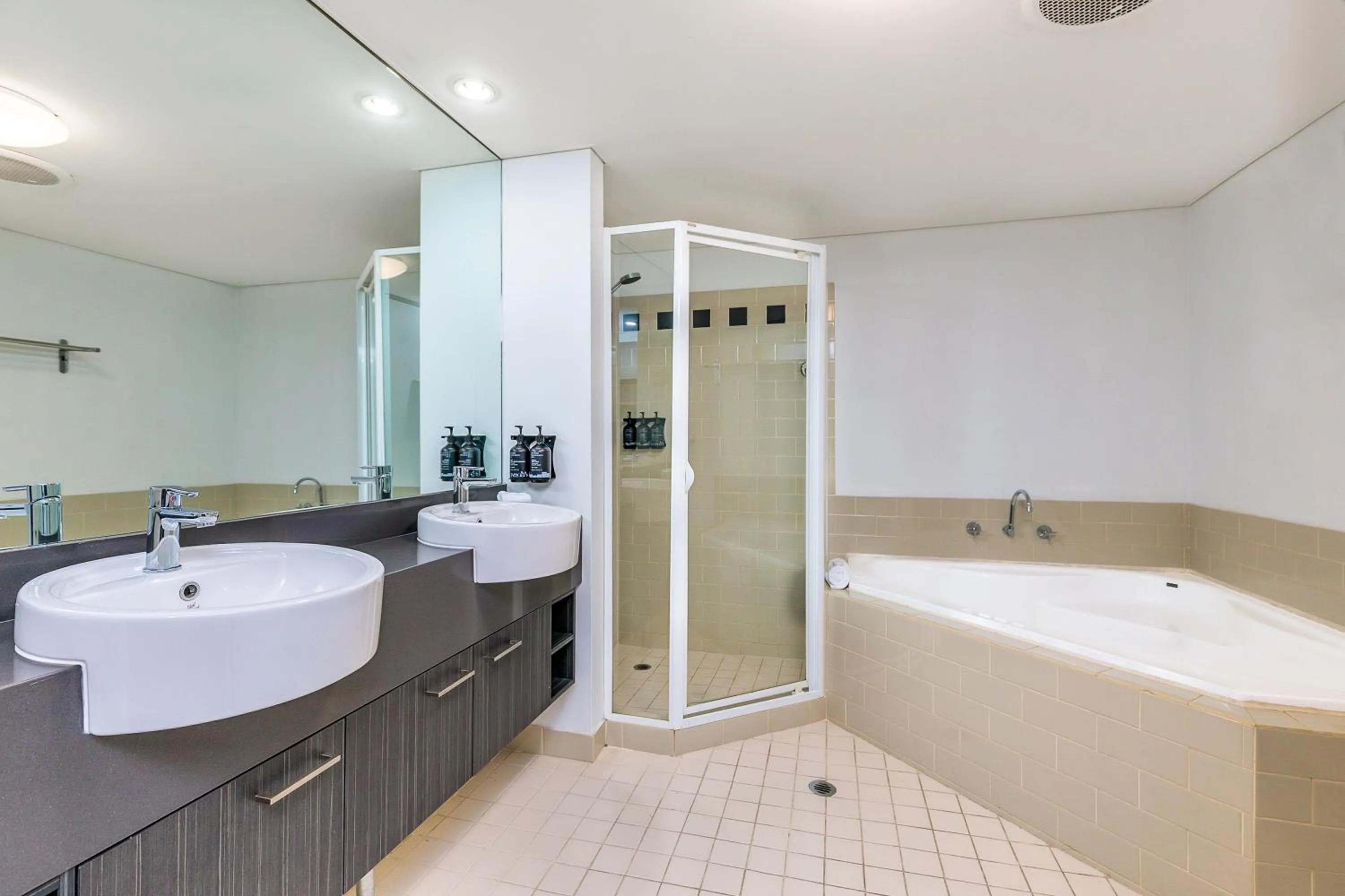 Shower in Mantra on Hay Perth