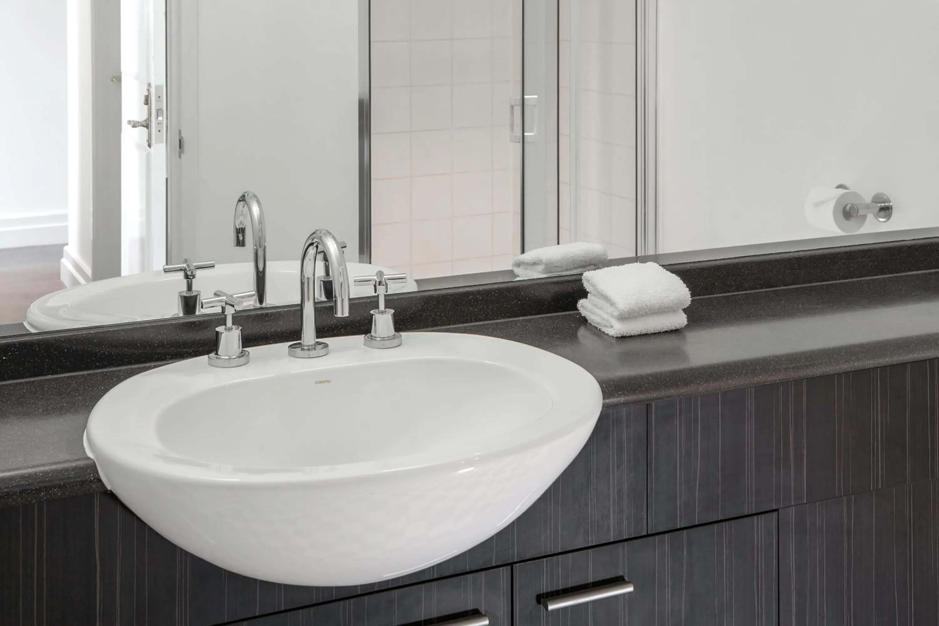 Bathroom in Mantra on Jolimont Melbourne