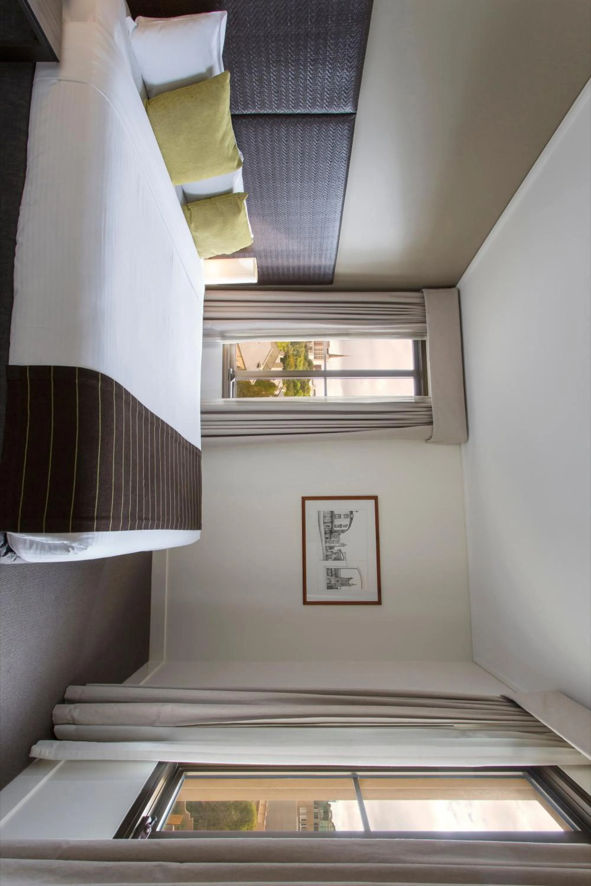 Bed in Mantra on Jolimont Melbourne