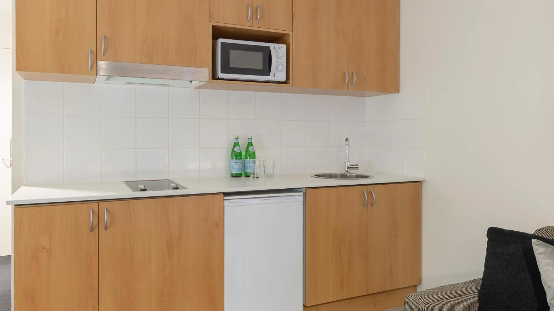 Kitchen or kitchenette in Oaks Perth Hotel