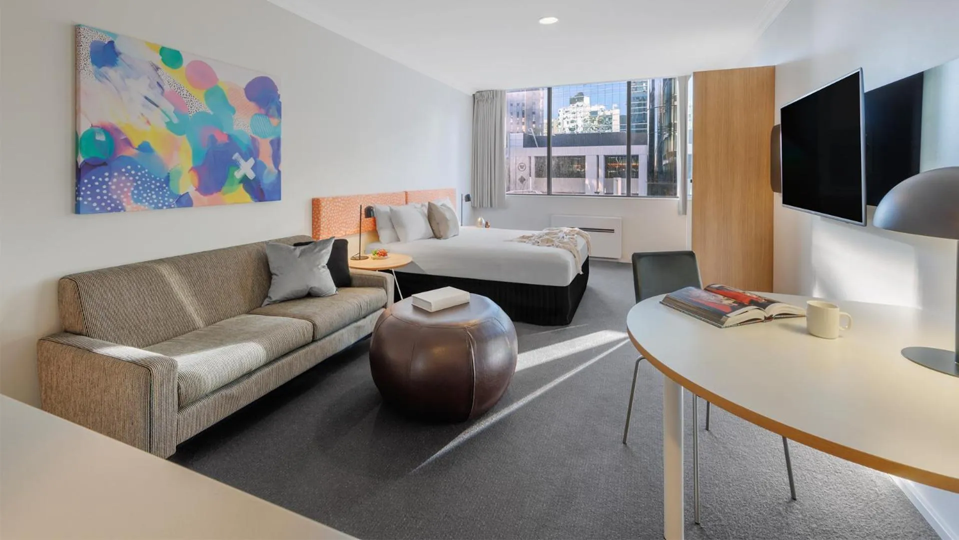 Seating area in Oaks Perth Hotel