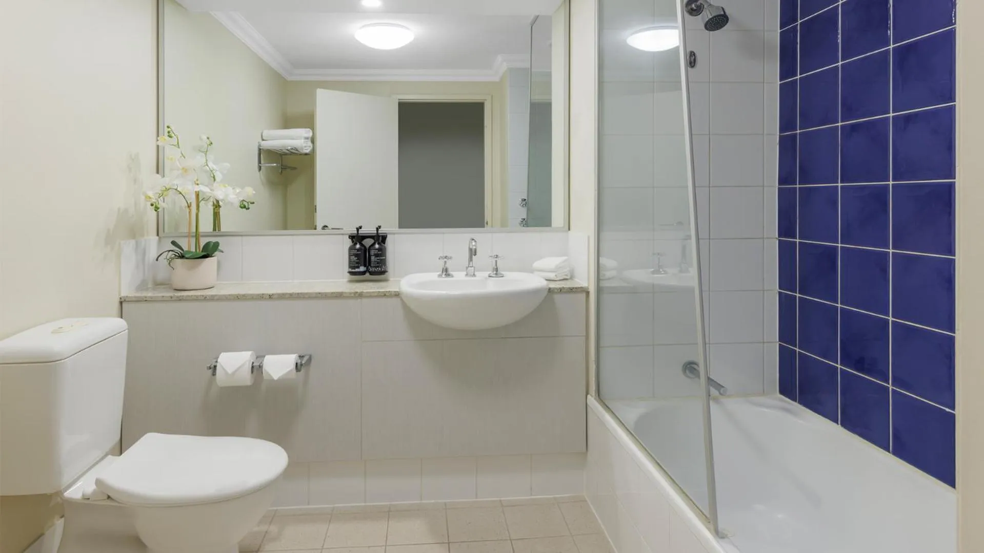 Shower in Oaks Perth Hotel