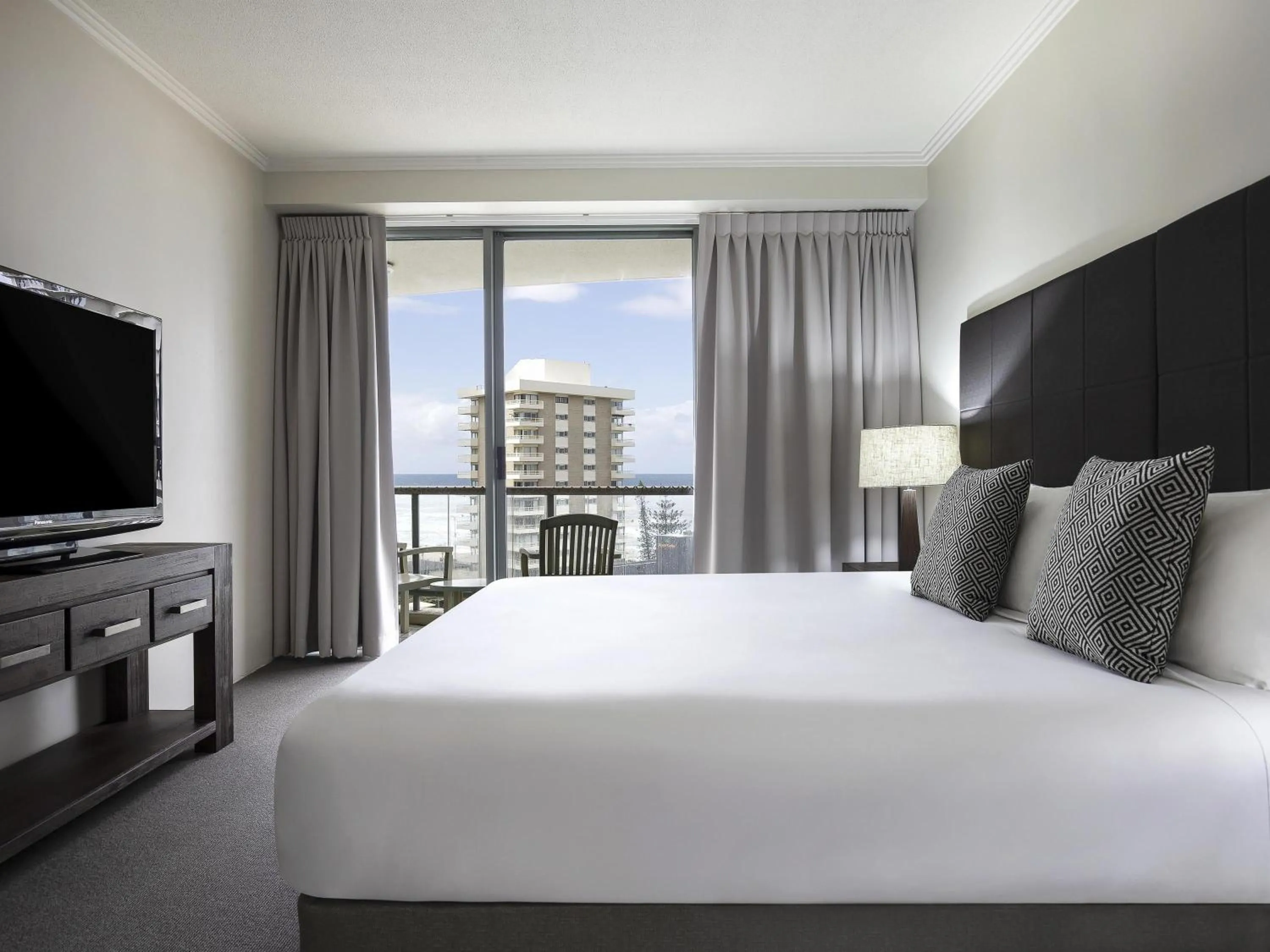 Bedroom, Bed in Mantra Sun City