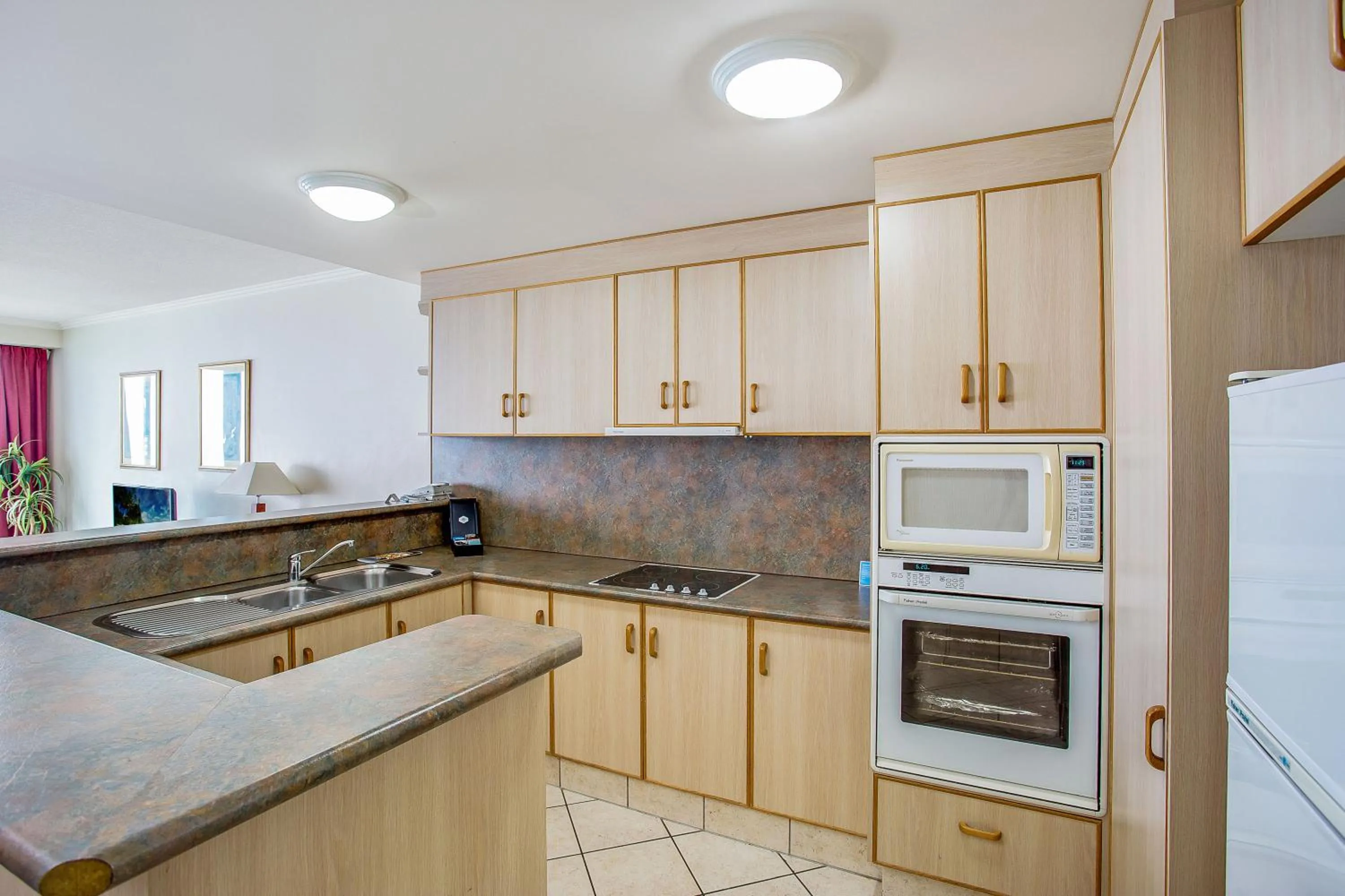 Kitchen or kitchenette in Mantra Sun City