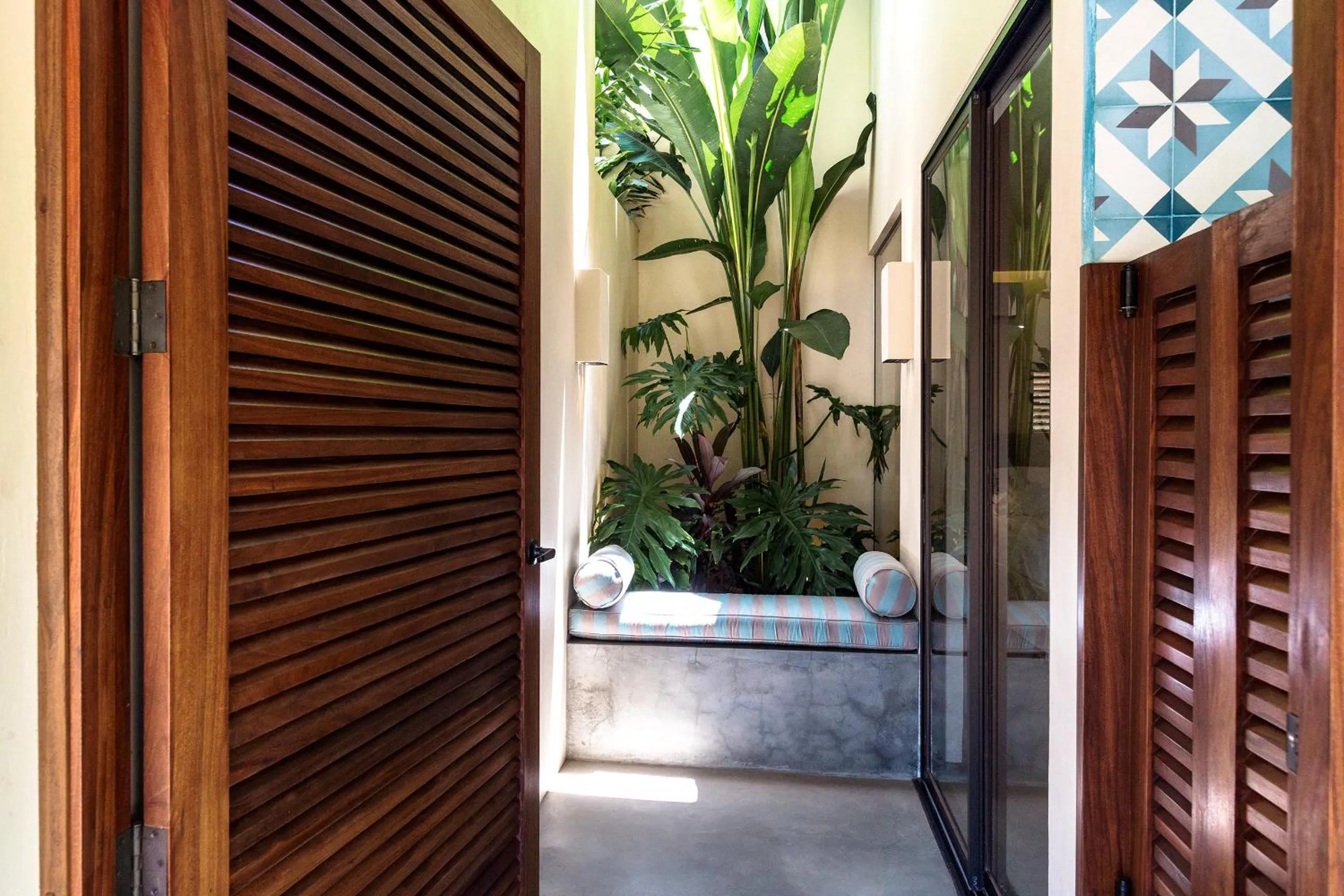 Patio in Malibu Popoyo