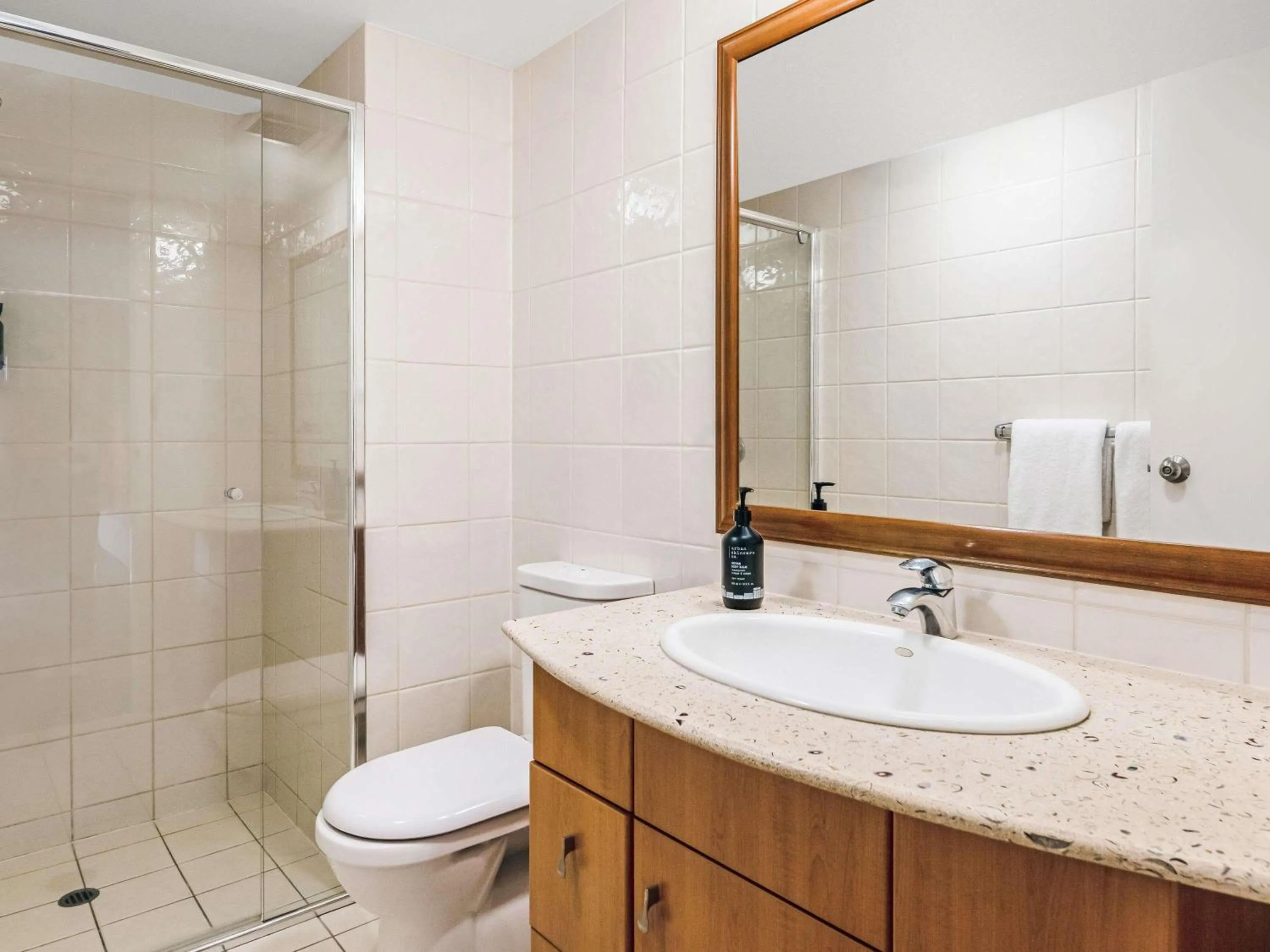 Bedroom in Mantra Coolangatta Beach