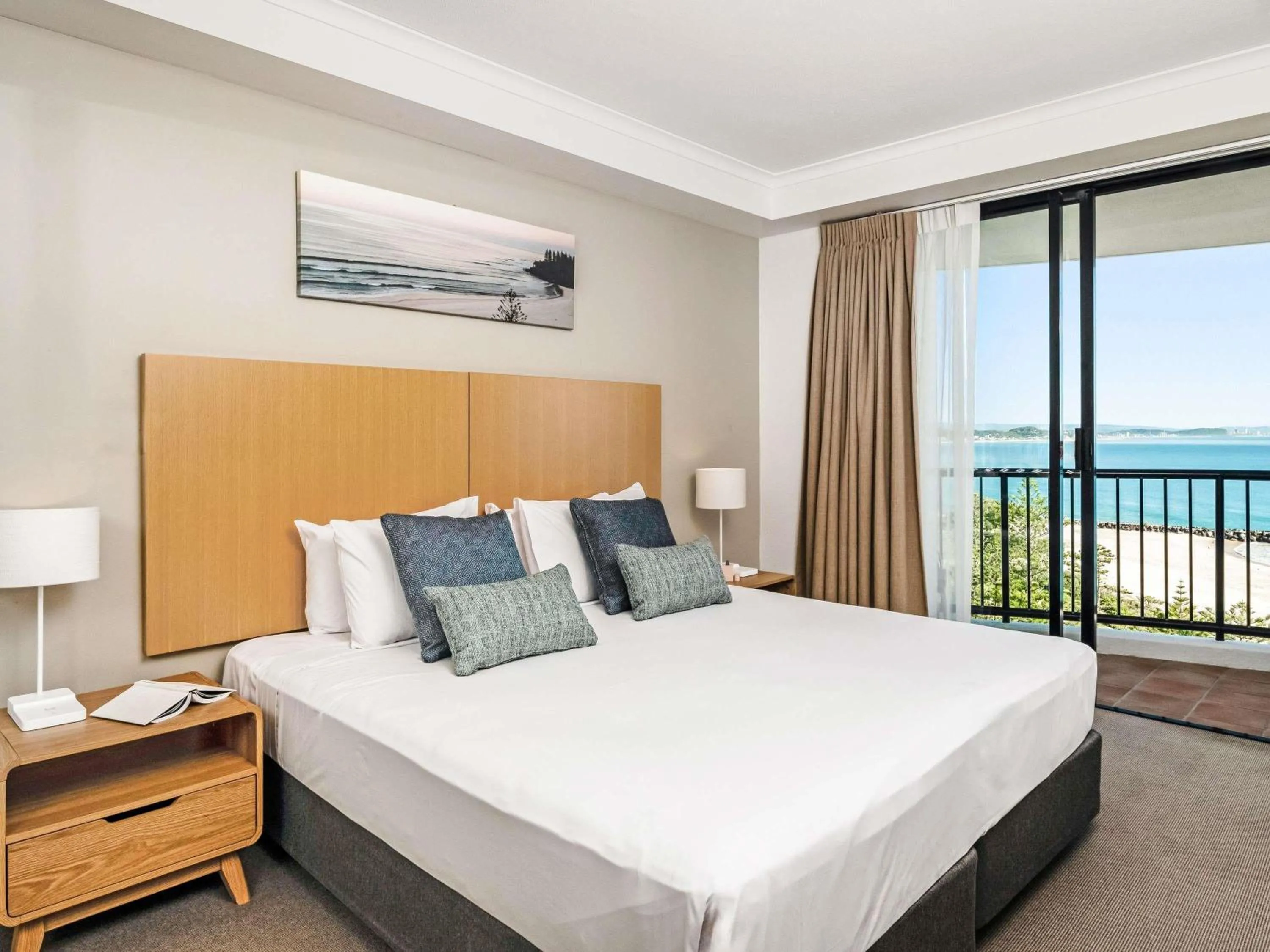 Bedroom, Bed in Mantra Coolangatta Beach
