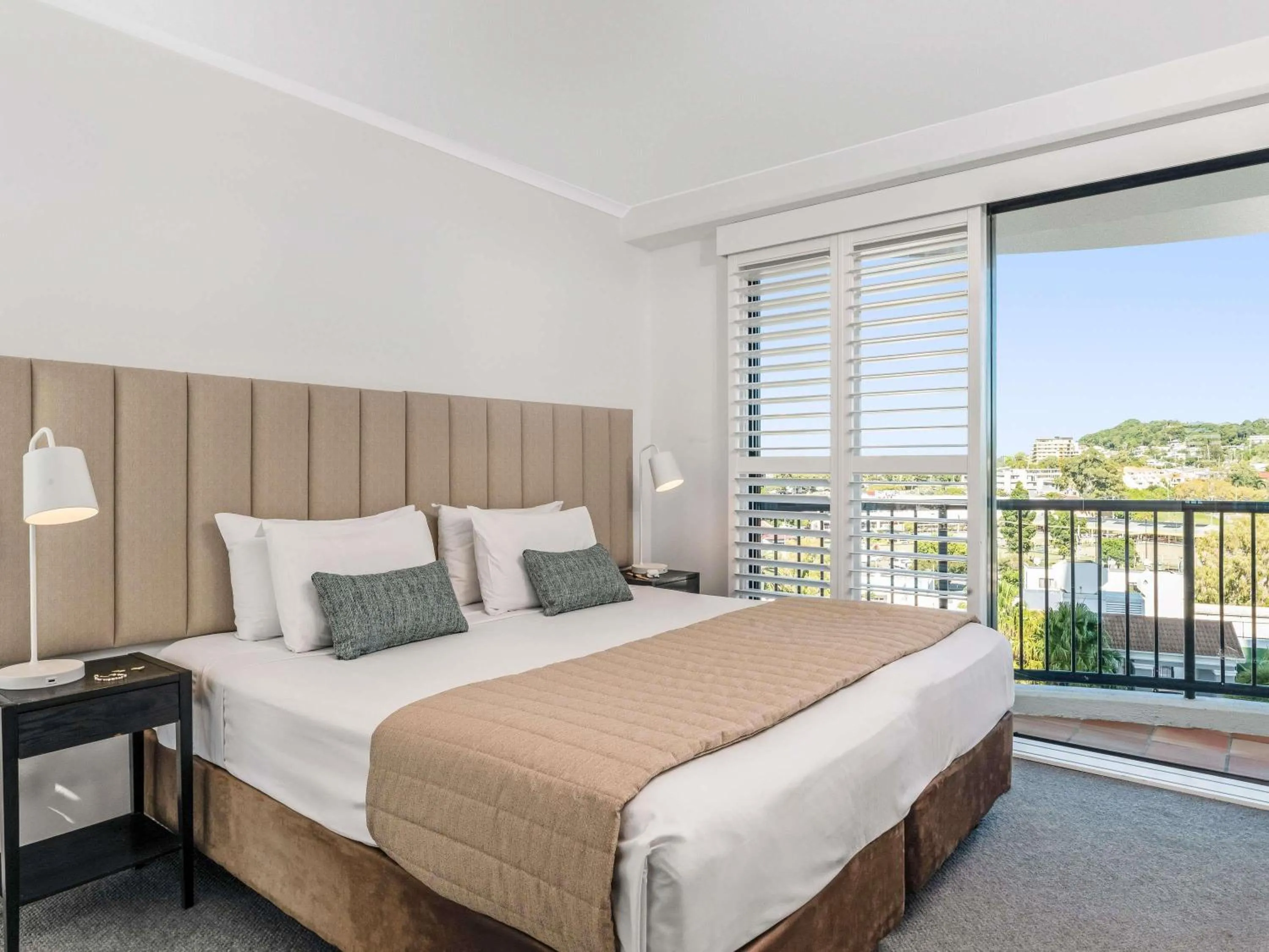 Bedroom, Bed in Mantra Coolangatta Beach
