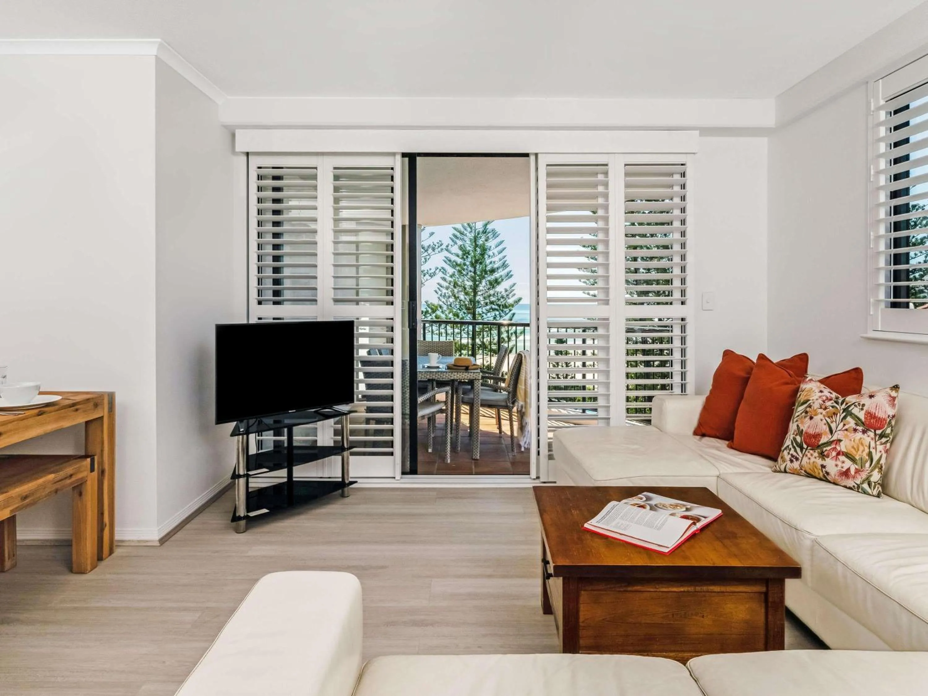 Bedroom in Mantra Coolangatta Beach