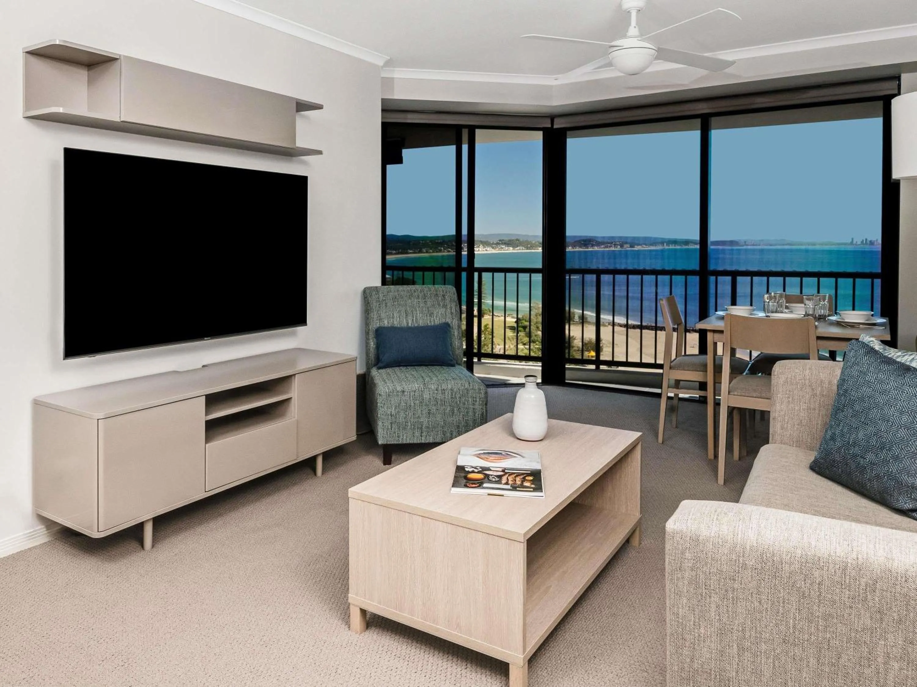 Bedroom in Mantra Coolangatta Beach