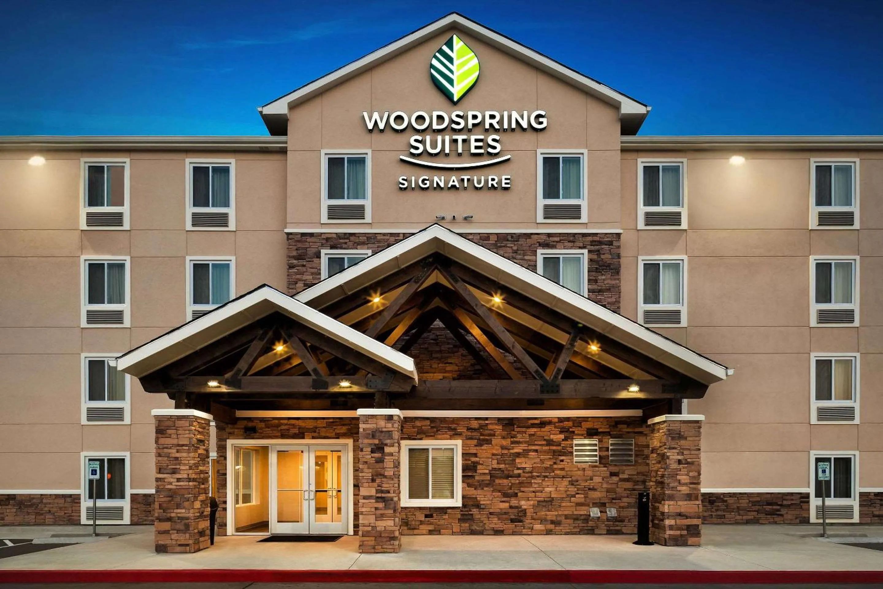 Property building in Woodspring Suites Houston IAH Airport