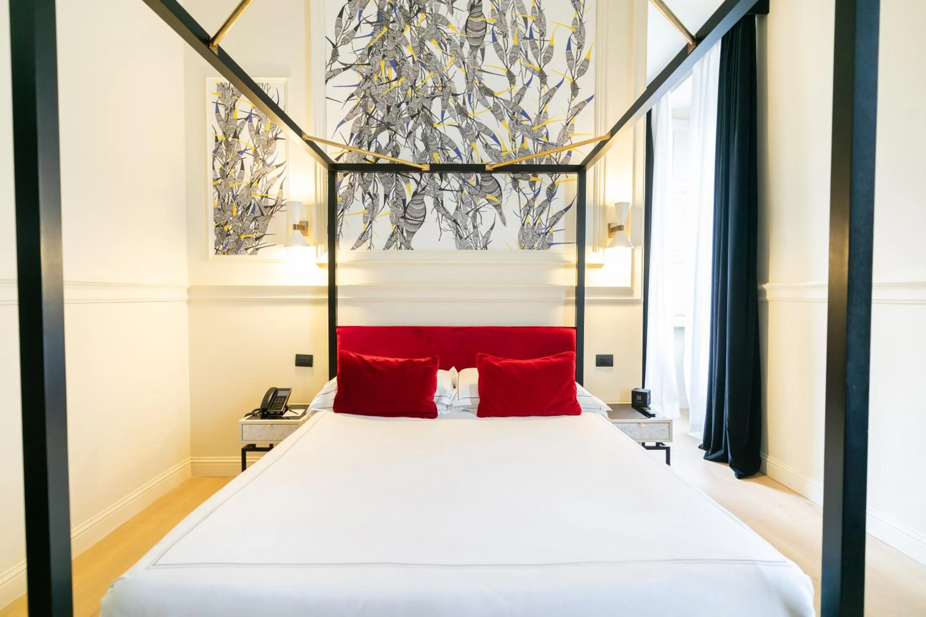 Bedroom, Bed in Roma Luxus Hotel