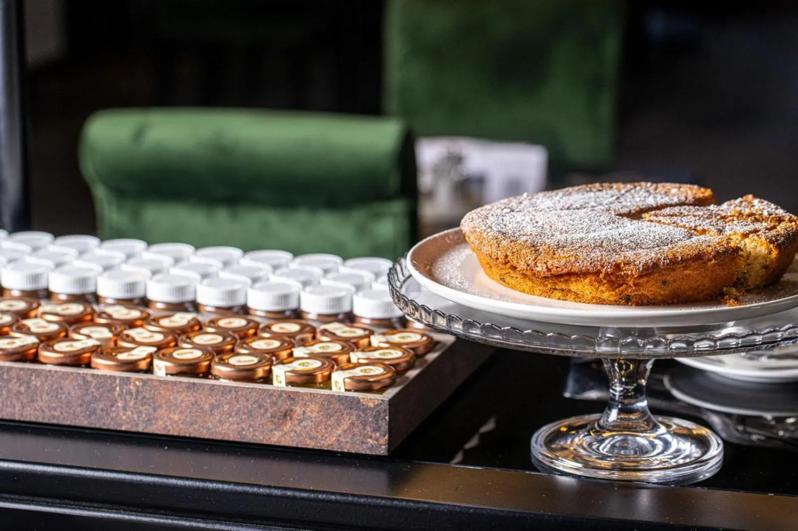 Restaurant/places to eat in Roma Luxus Hotel