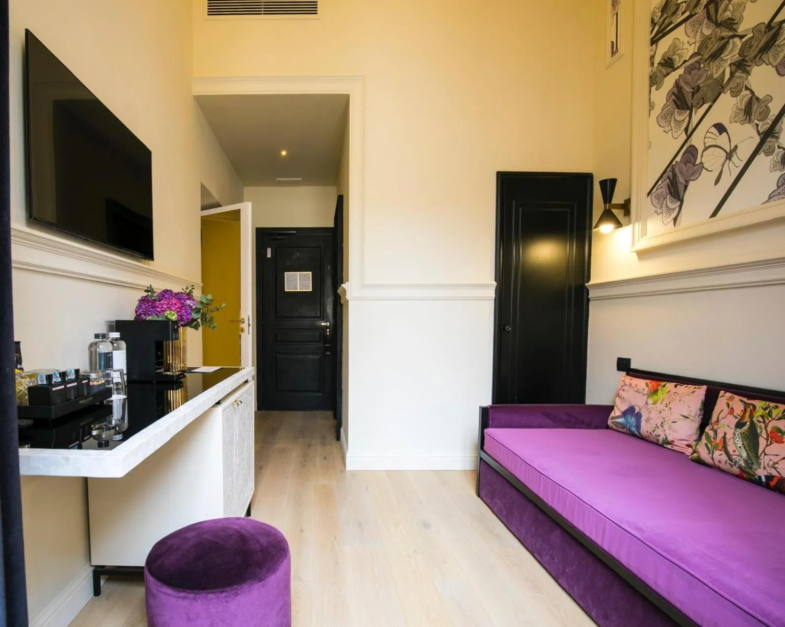 TV and multimedia, Bed in Roma Luxus Hotel