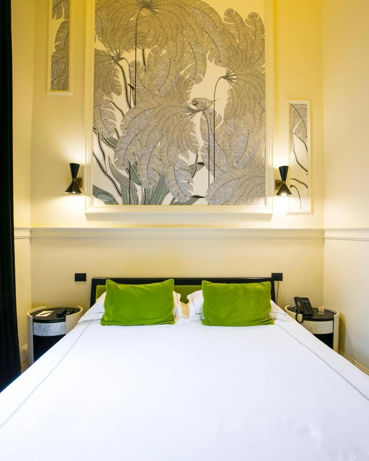 Bedroom, Bed in Roma Luxus Hotel