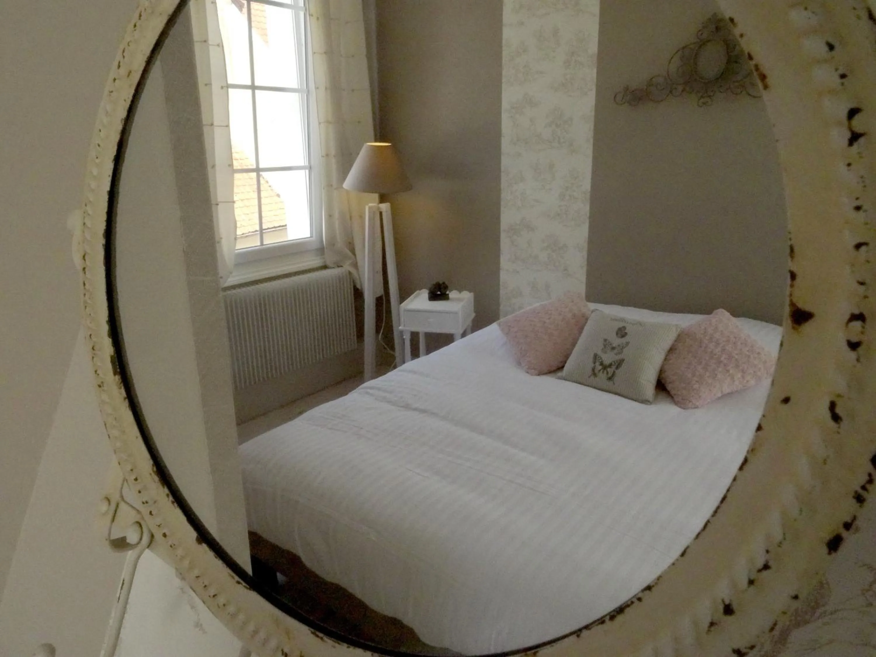 Bedroom, Bed in Au Bois Dormant