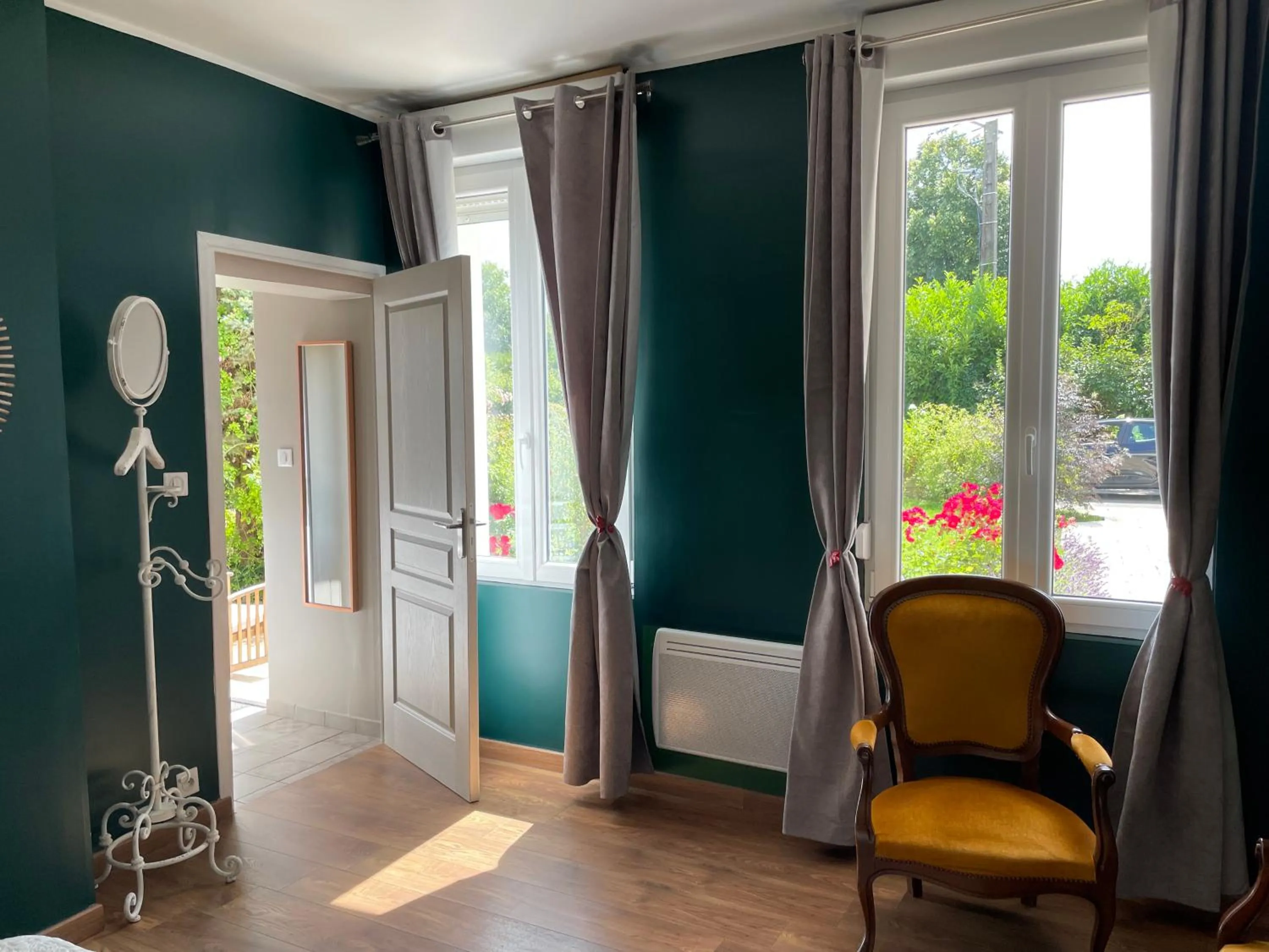 Garden in Au Bois Dormant