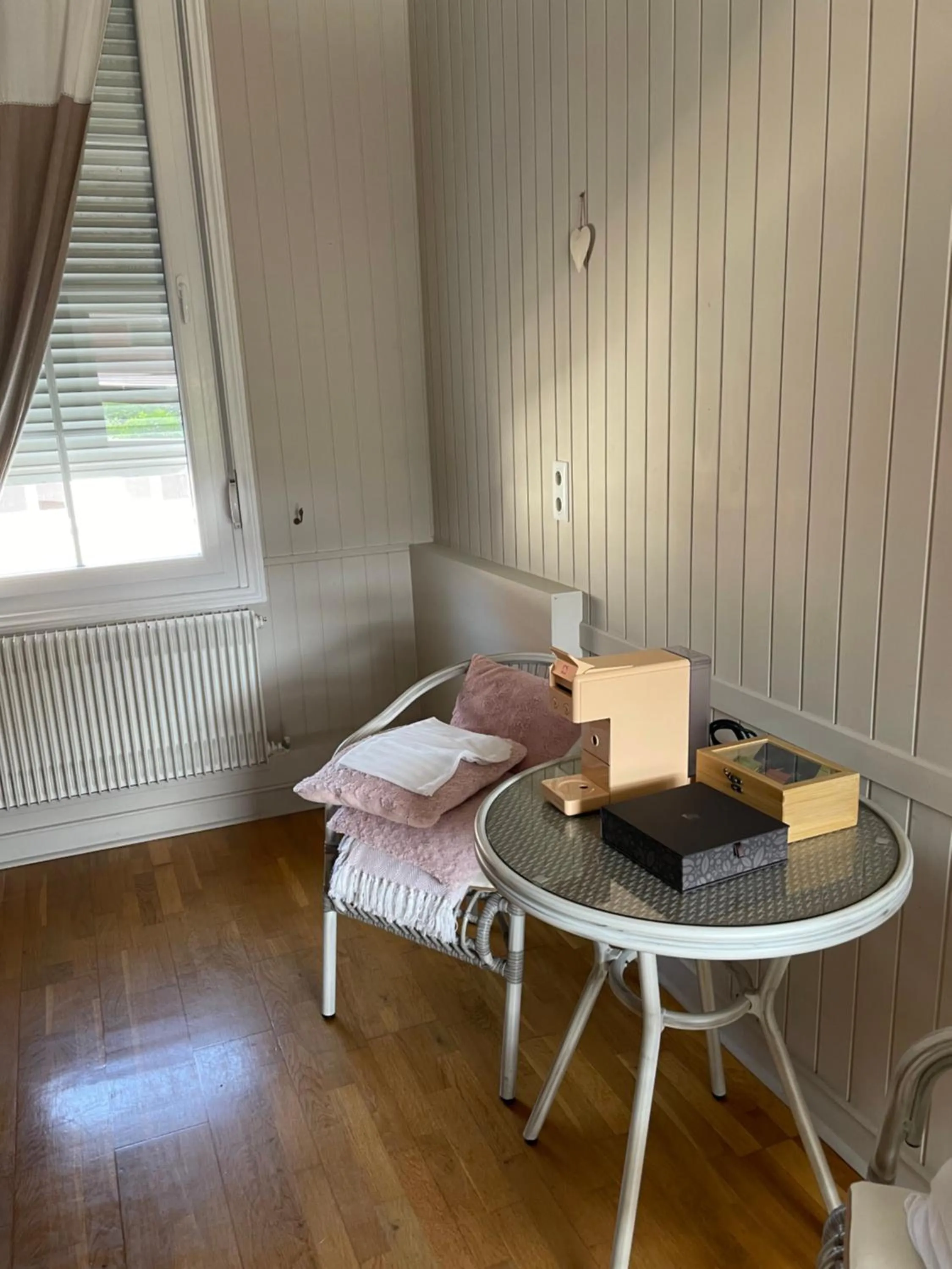 Coffee/tea facilities in Au Bois Dormant