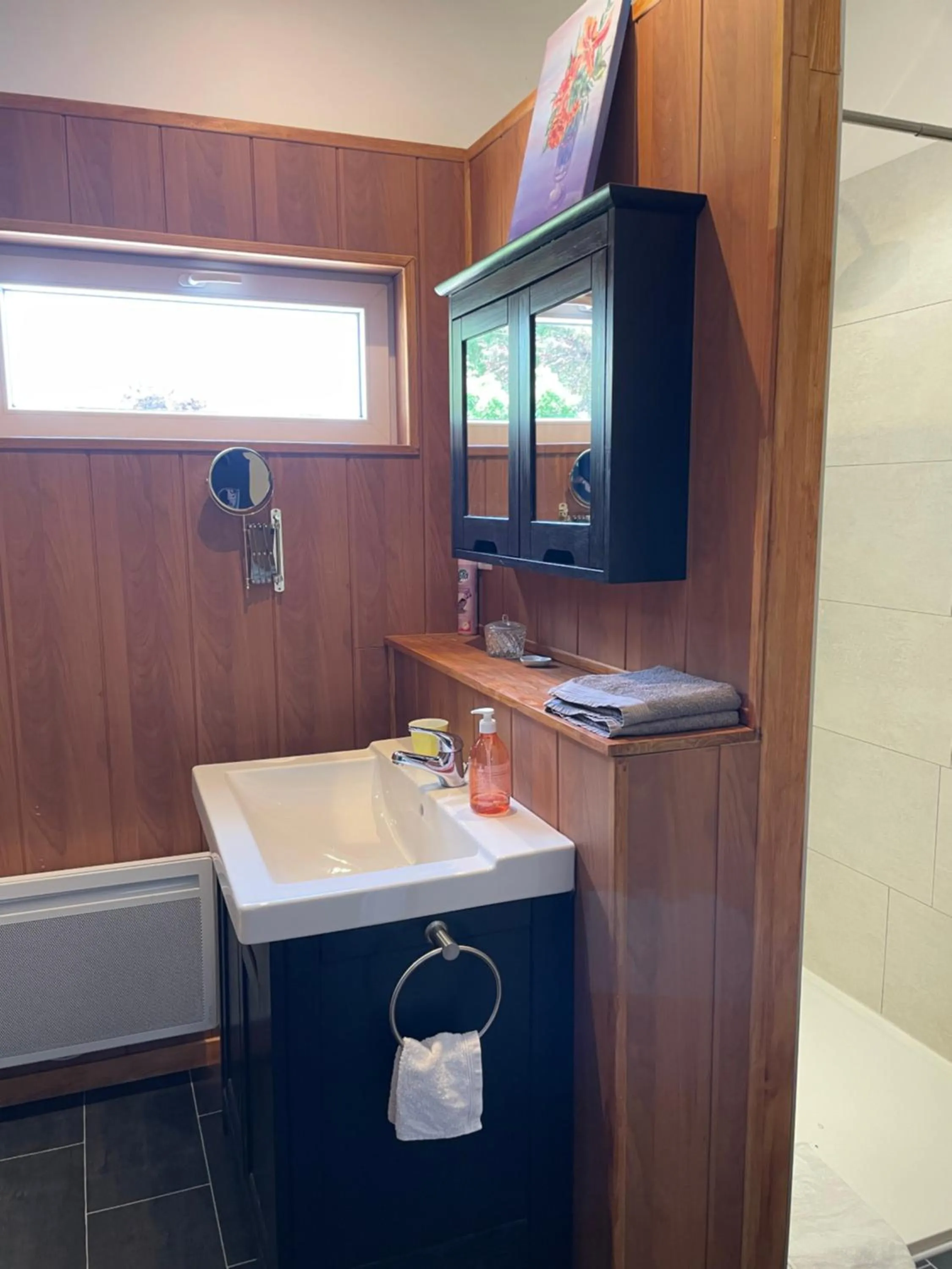 Bathroom in Au Bois Dormant