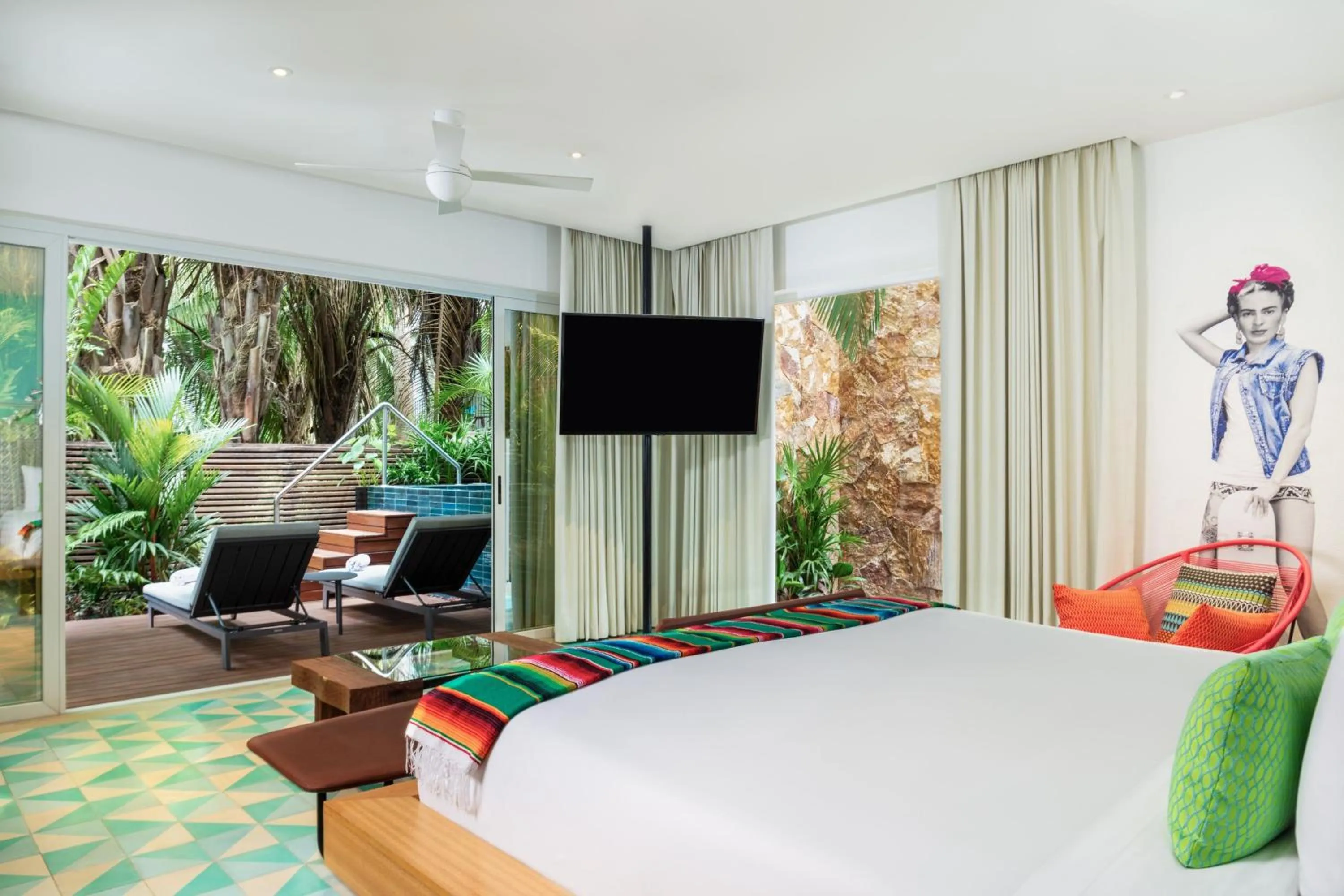 Photo of the whole room, Bed in W Punta de Mita