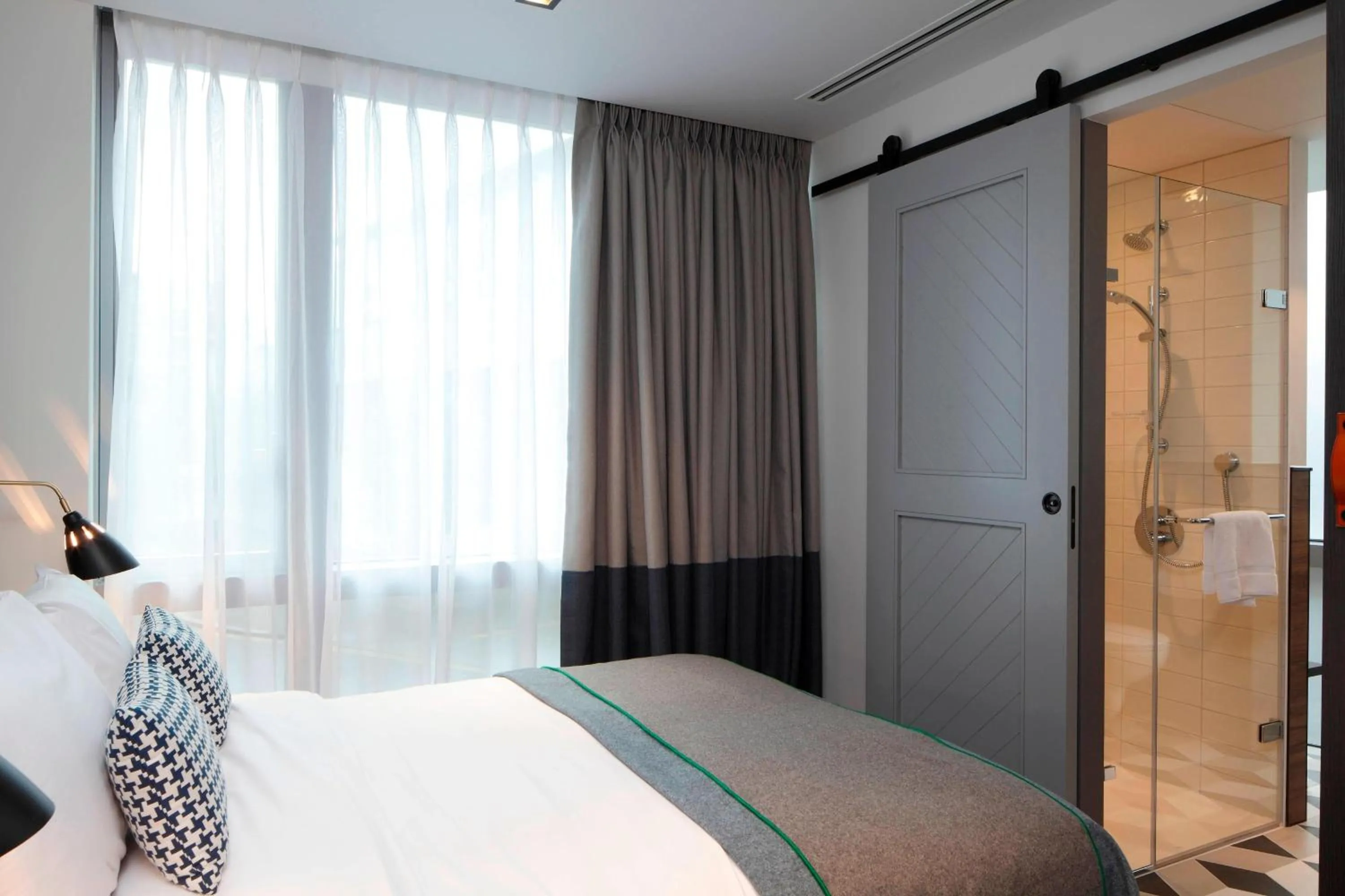 Bedroom, Bed in Residence Inn by Marriott London Bridge