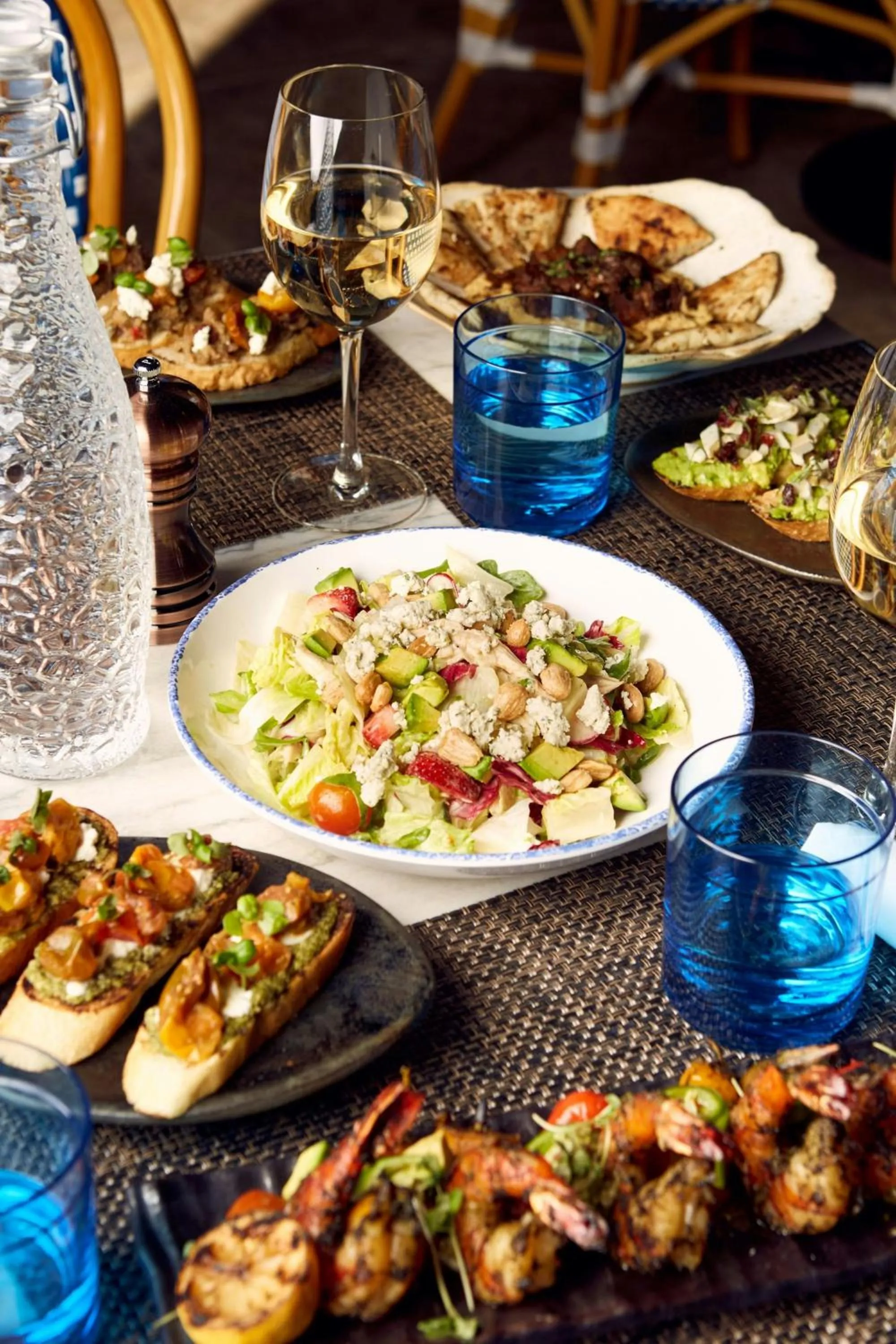 Lounge or bar in Conrad Chicago