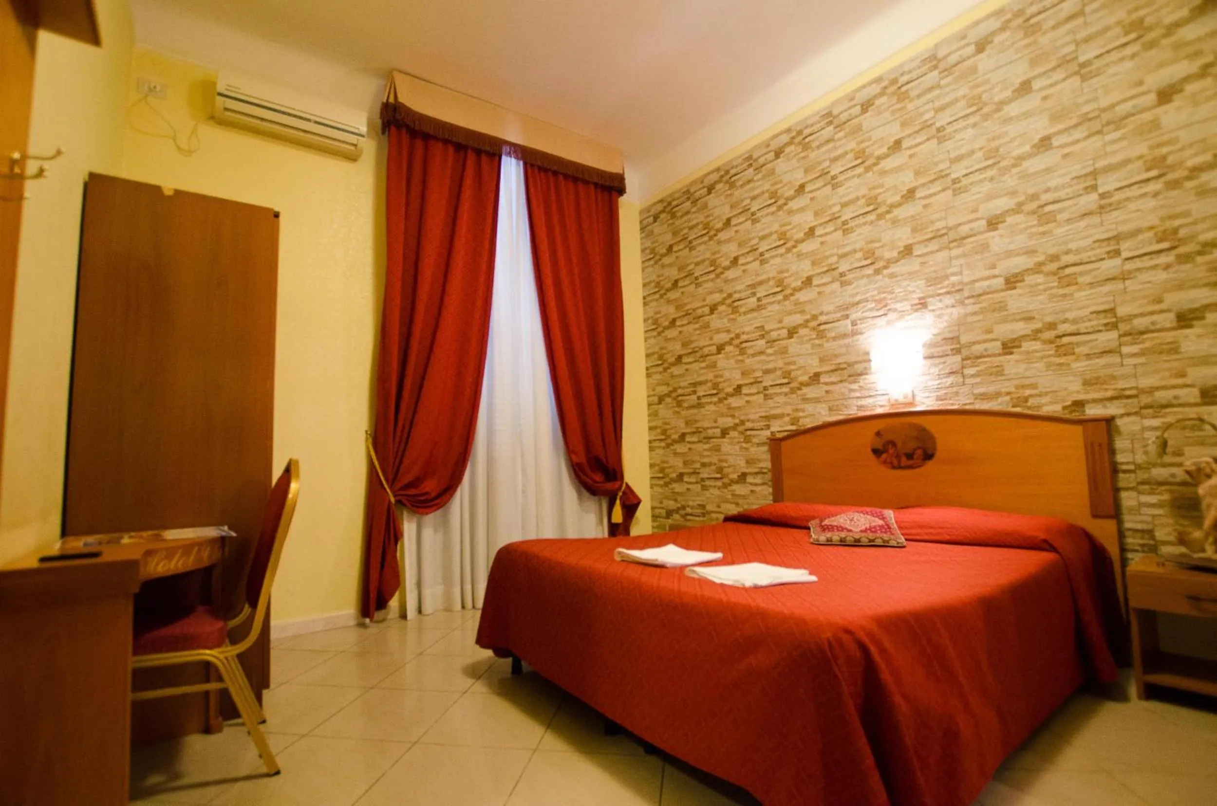 Photo of the whole room in Hotel Andreina