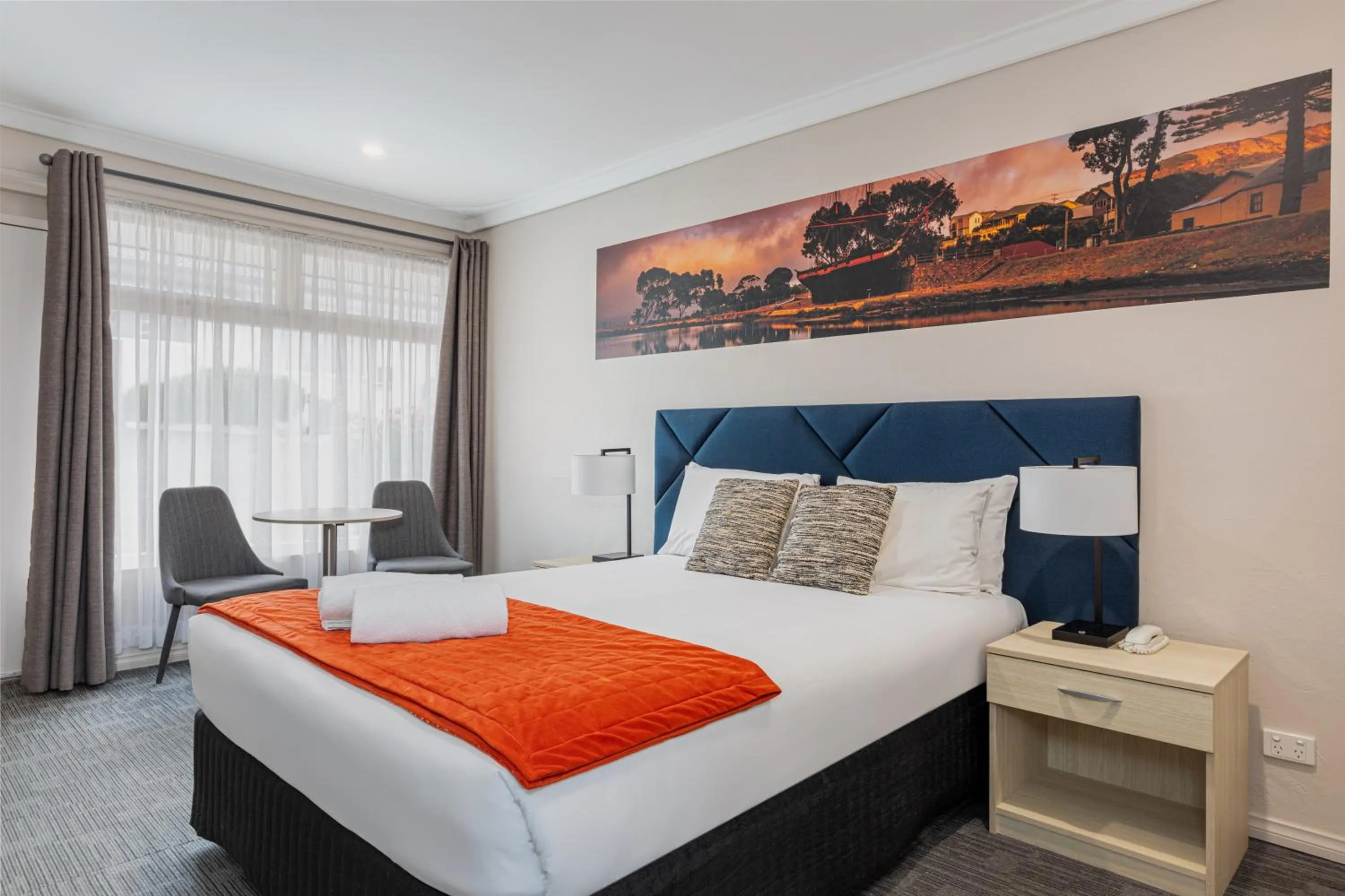 Shower, Bed in Mandala Ace Albany Hotel