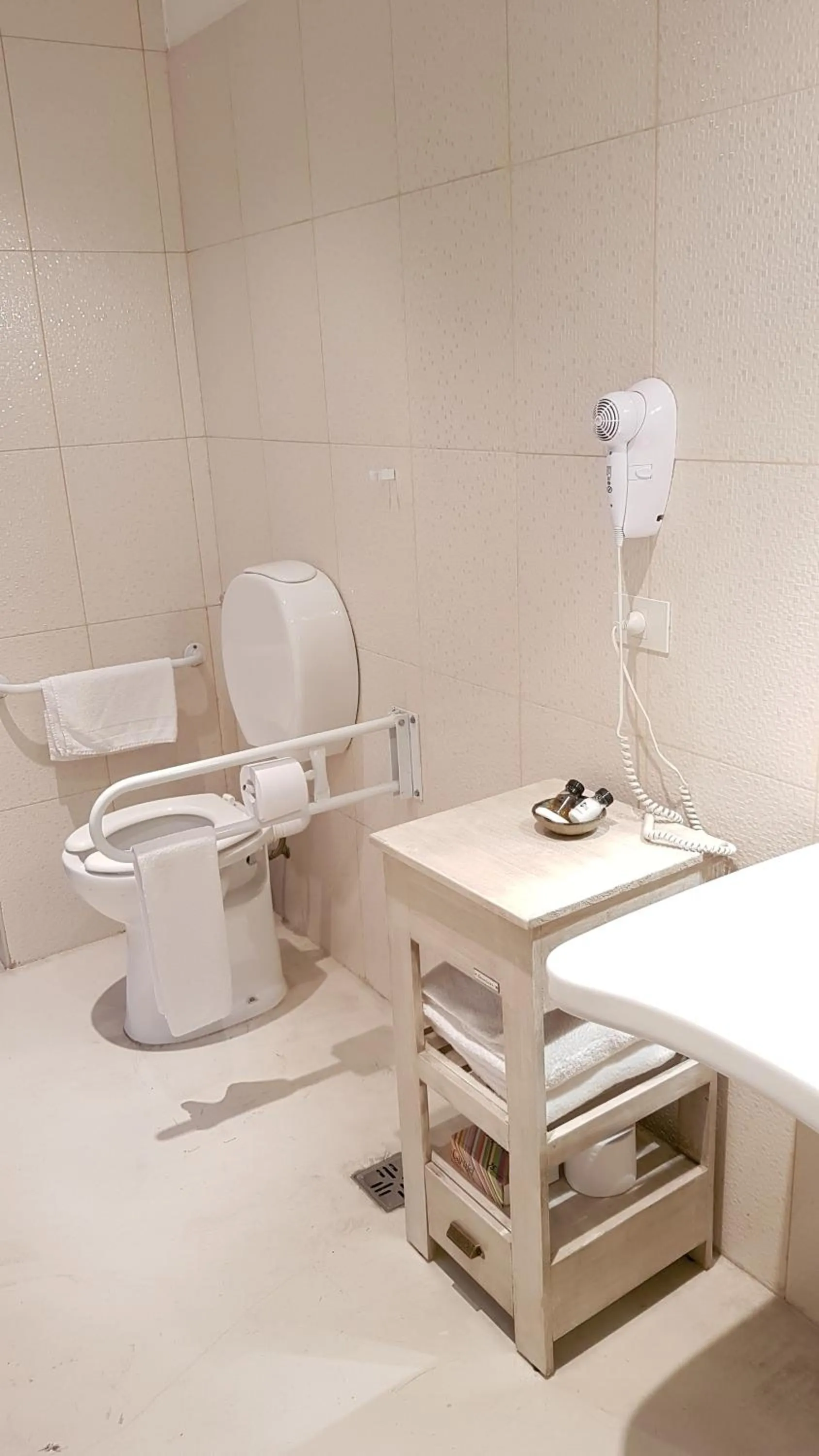 Bathroom in L'Adresse Hôtel Boutique