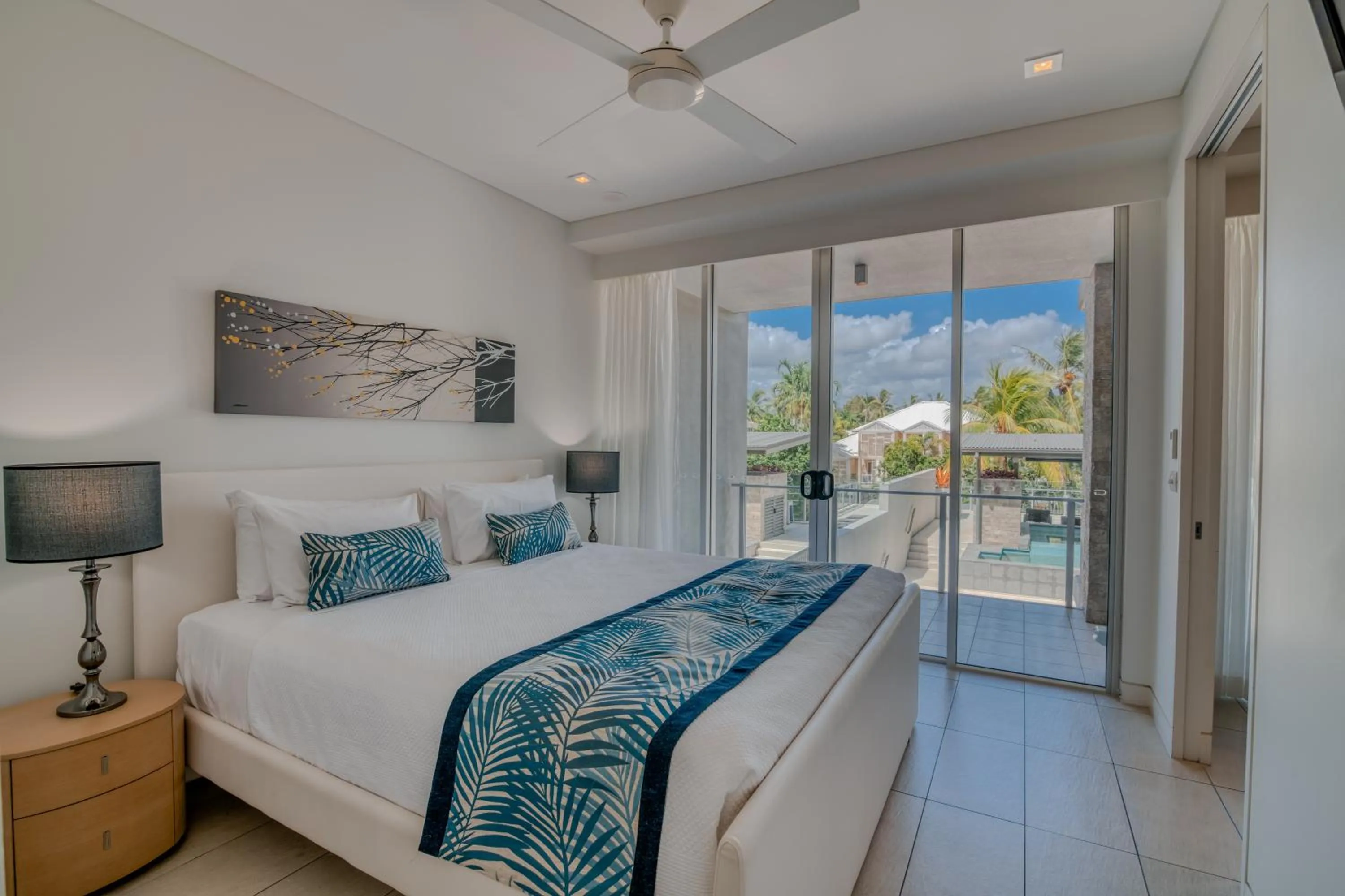 Bedroom, Bed in Coconut Grove