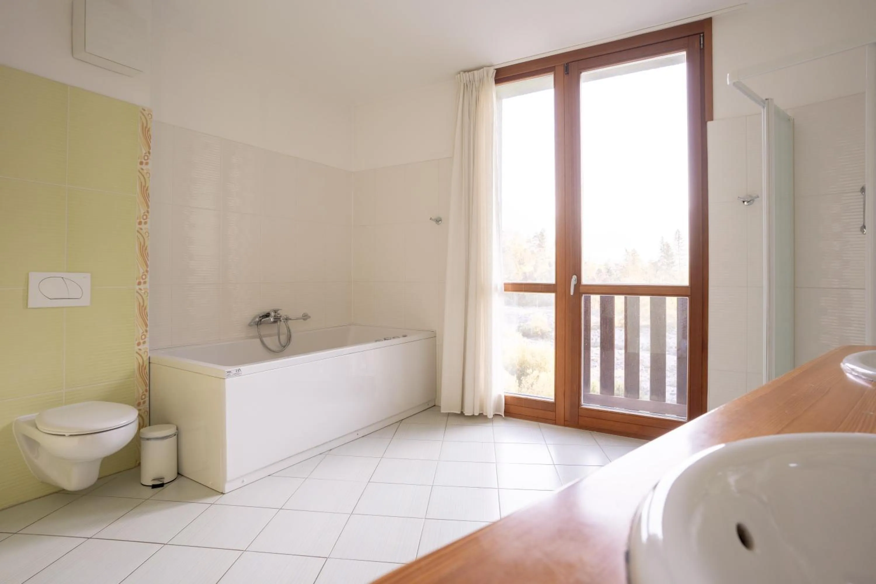 Toilet, Bed in Hotel Boka