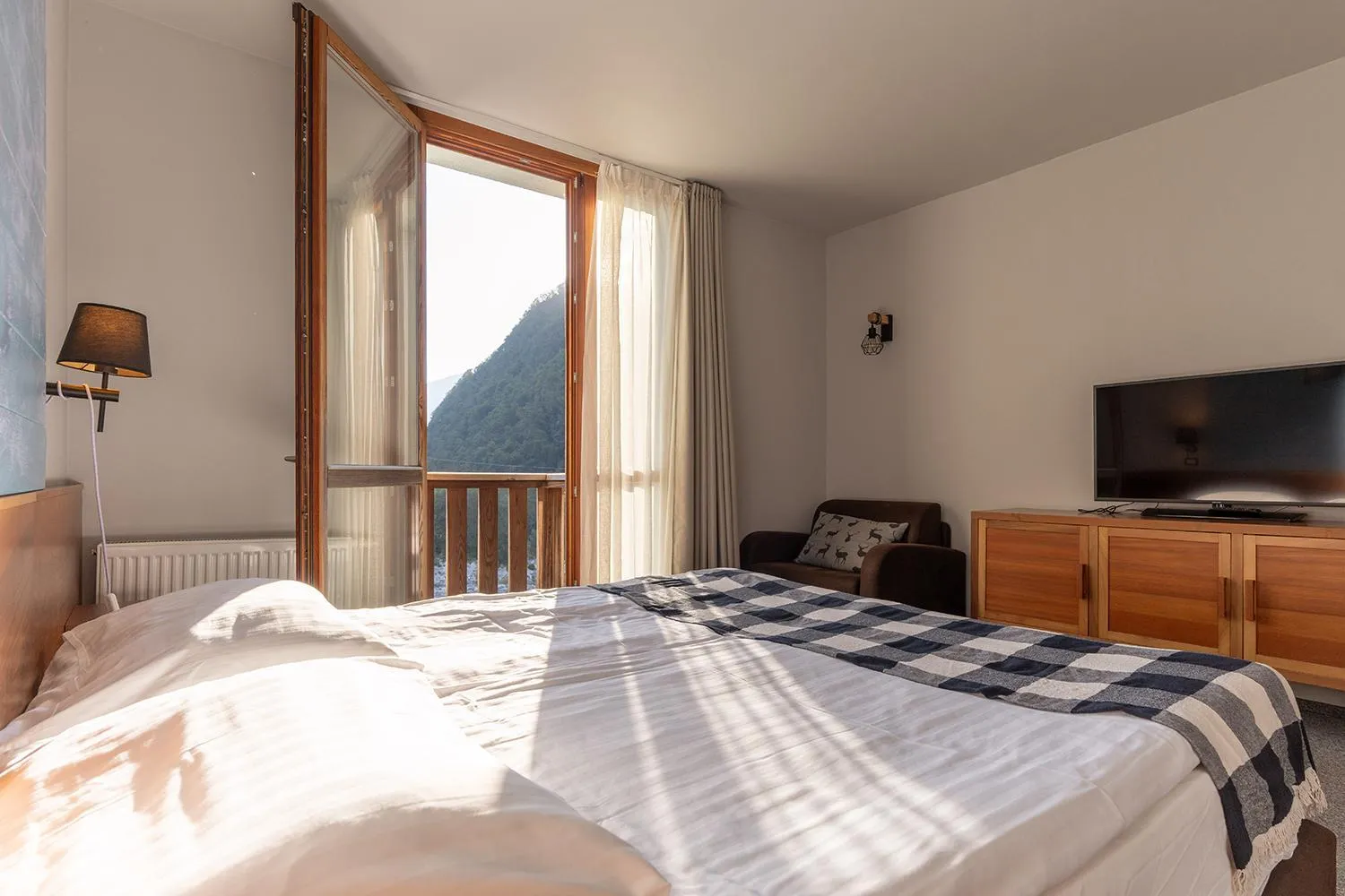 Bedroom, Bed in Hotel Boka