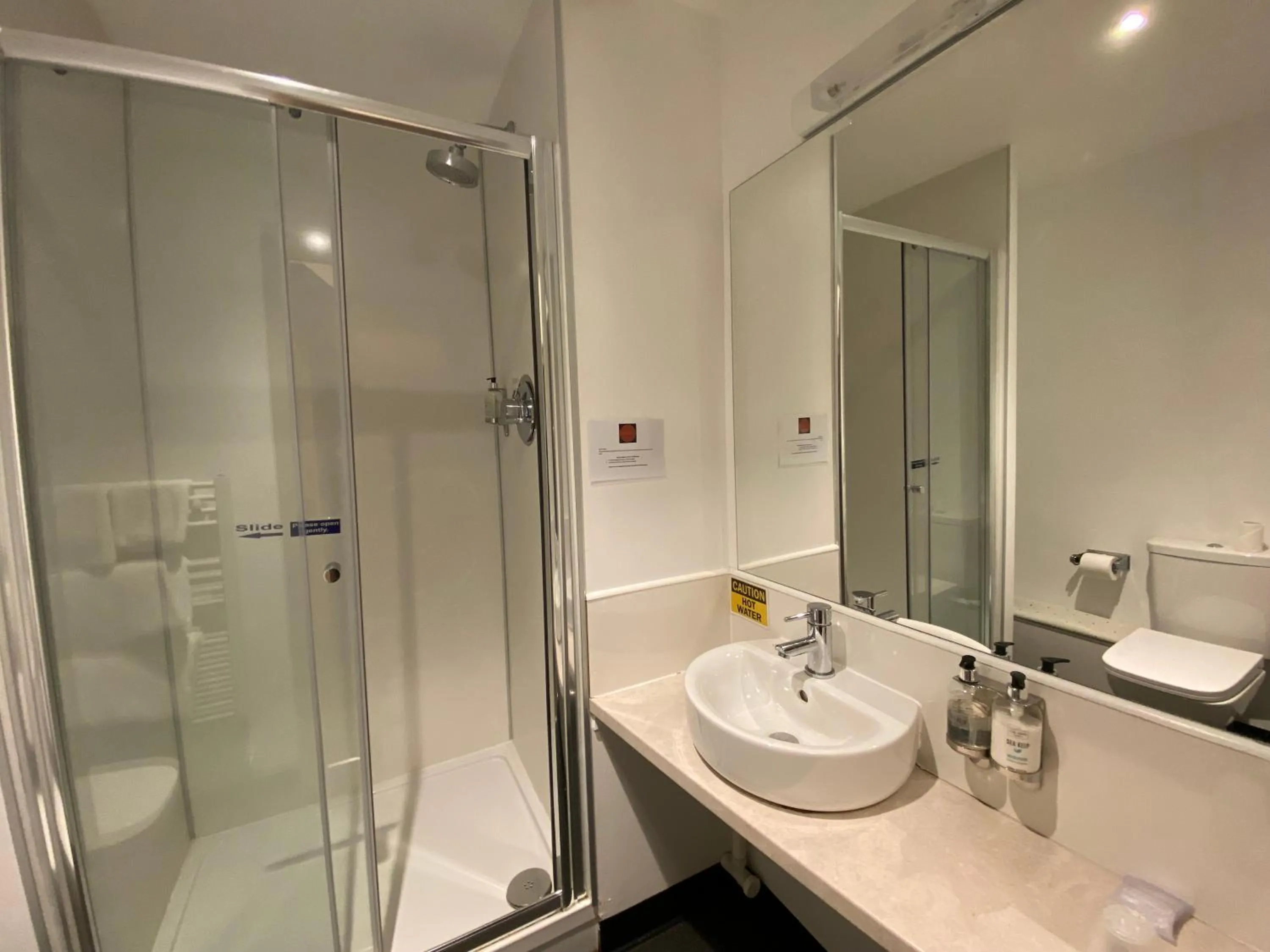 Shower in The Lodge At Perth Racecourse