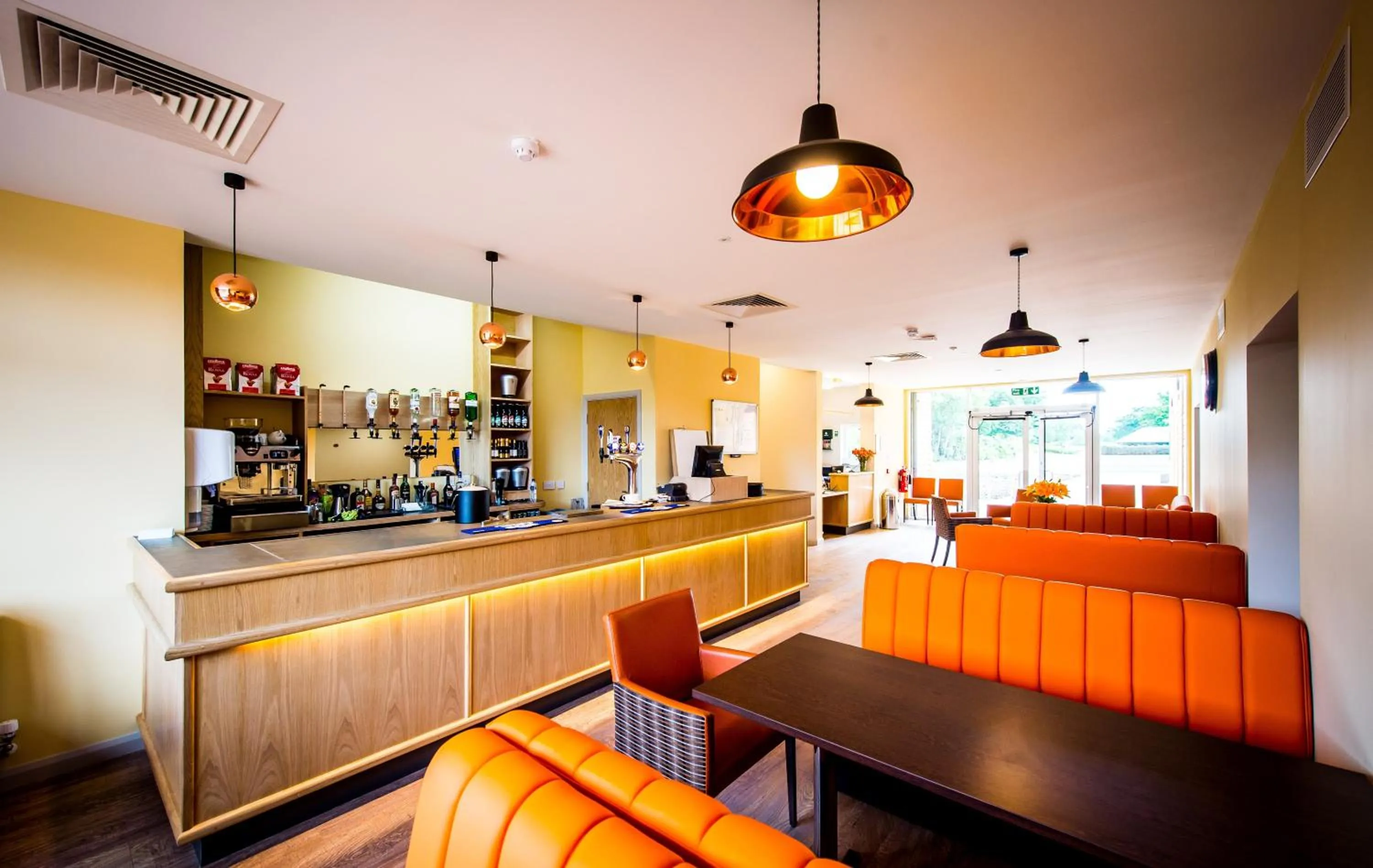 Lounge or bar in The Lodge At Perth Racecourse