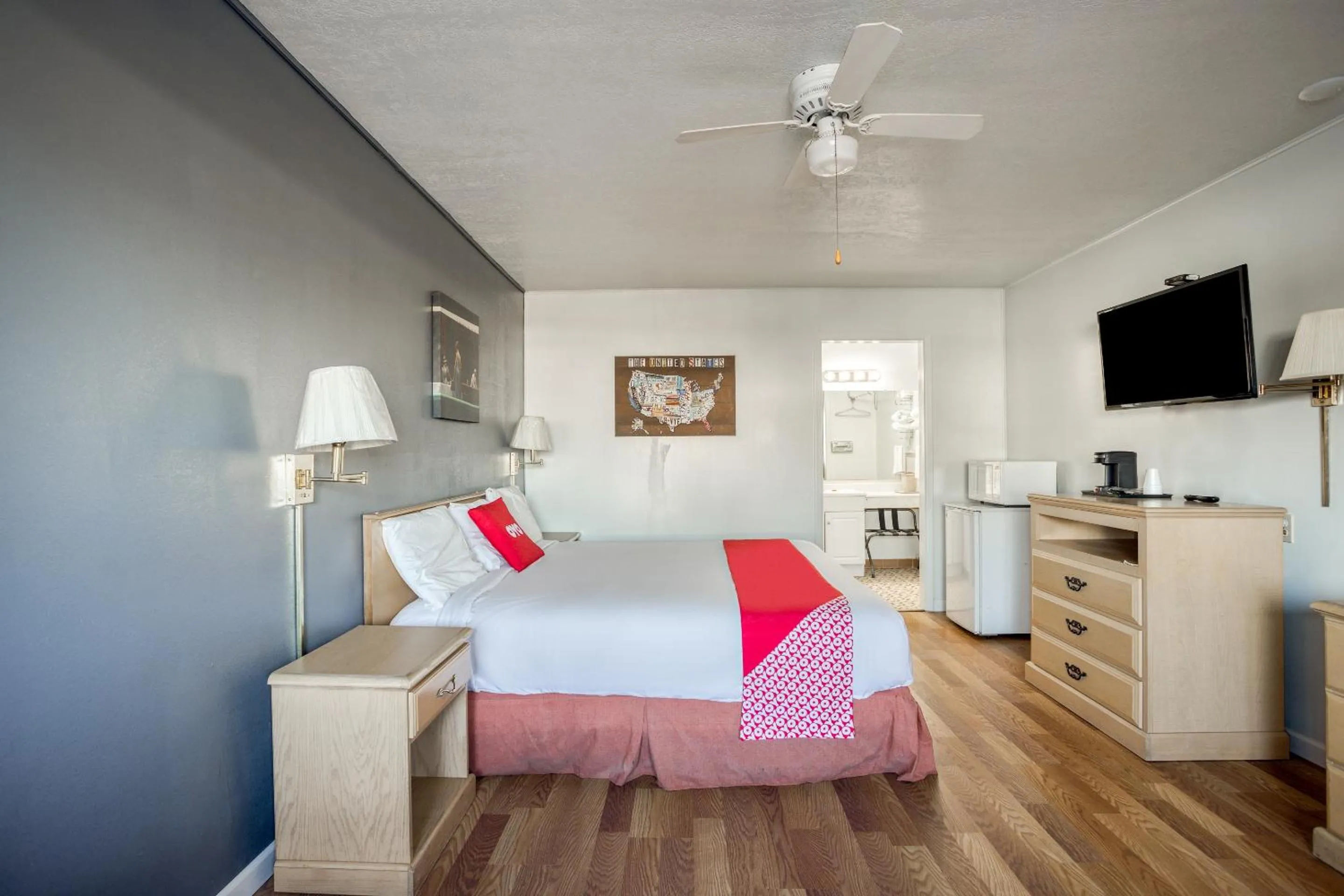 Bedroom in OYO Hotel Heber Springs Lakeside