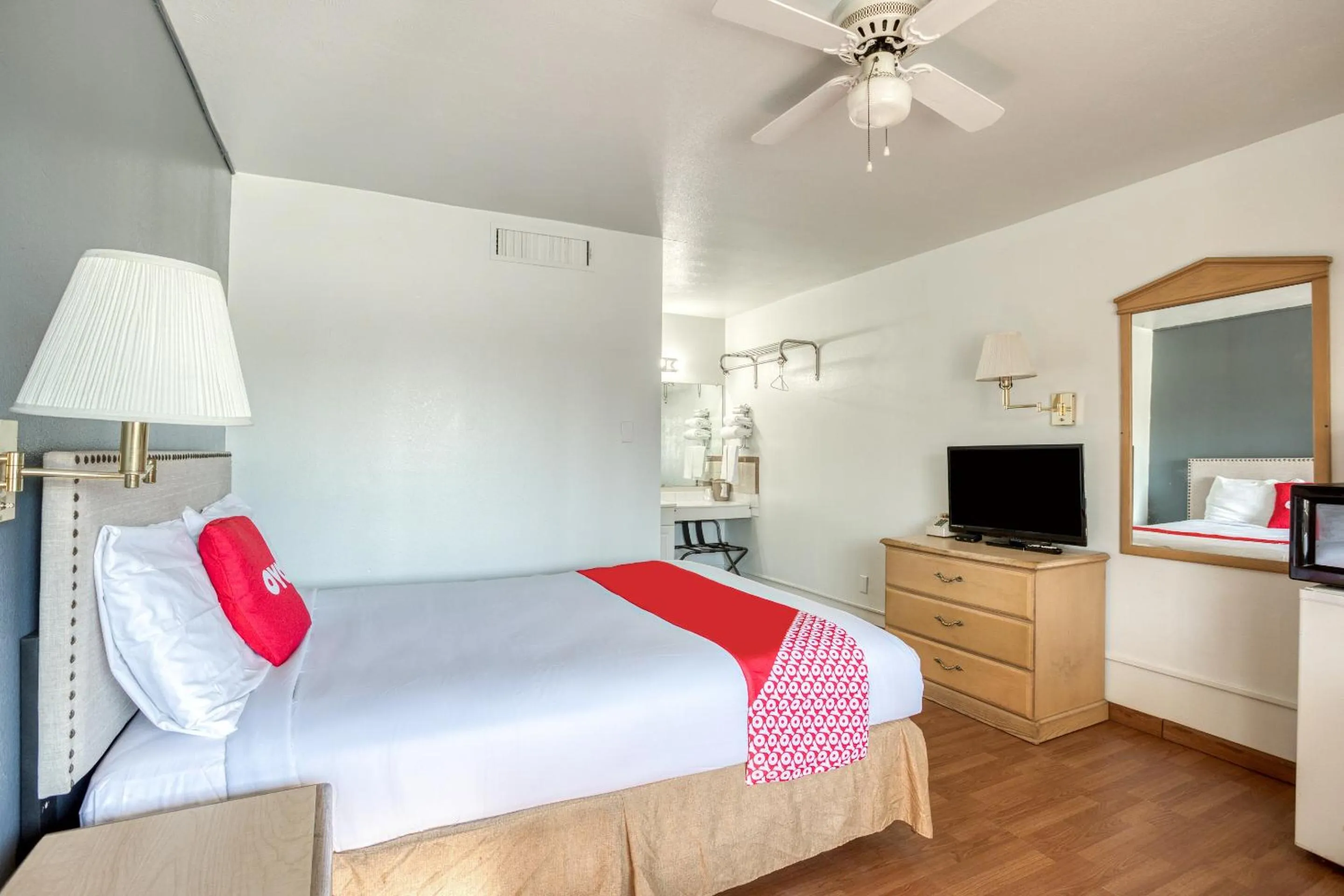 Bedroom in OYO Hotel Heber Springs Lakeside