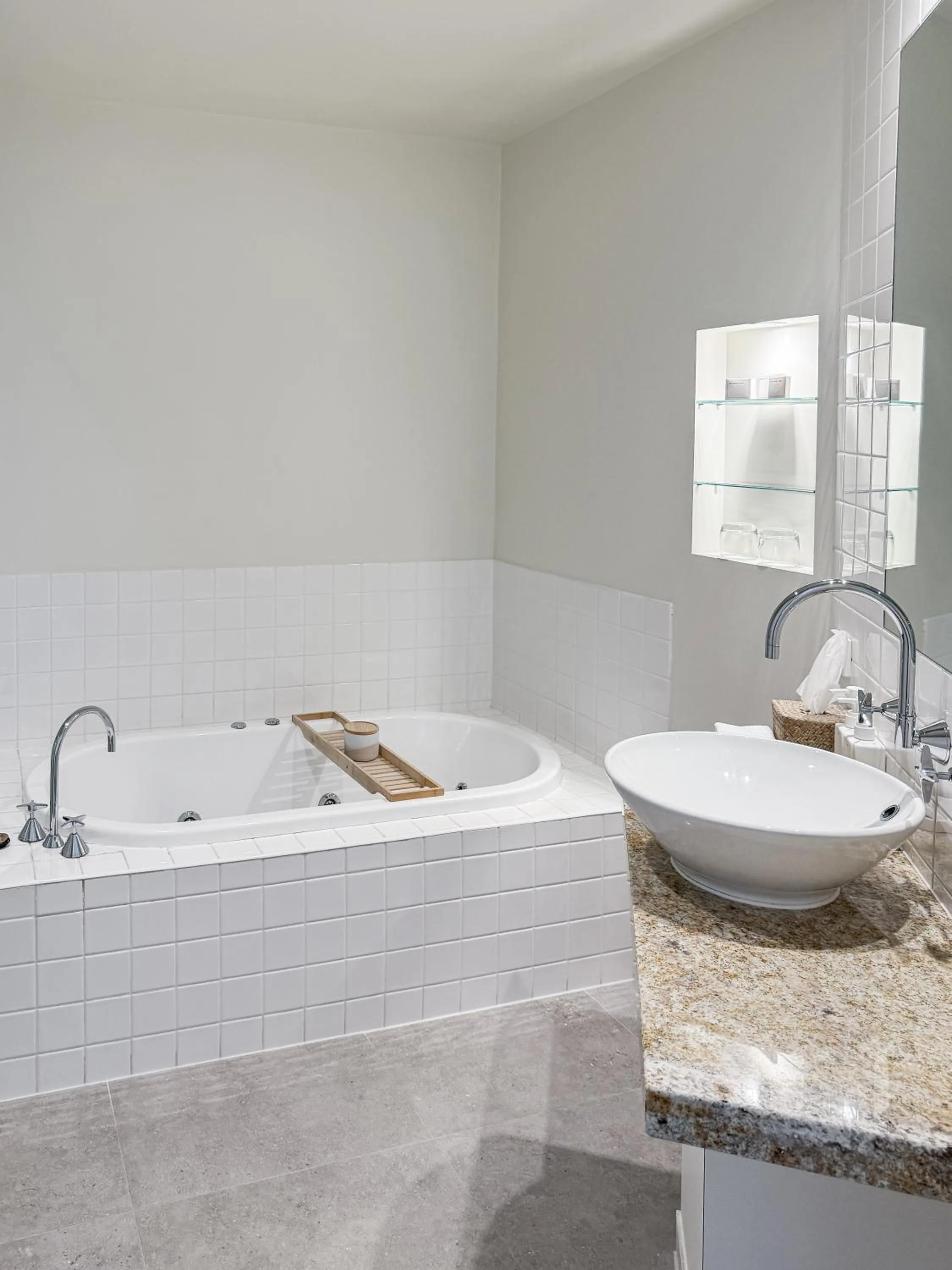 Bathroom in Lancemore Milawa